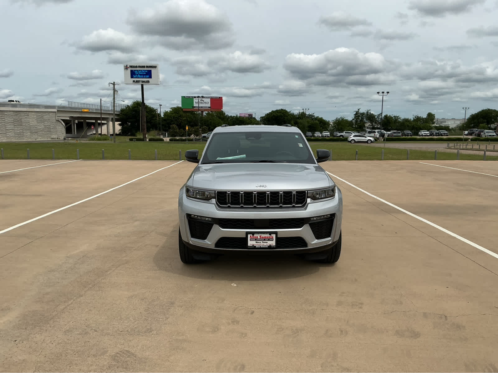 new 2026 Jeep Grand Cherokee car, priced at $42,785