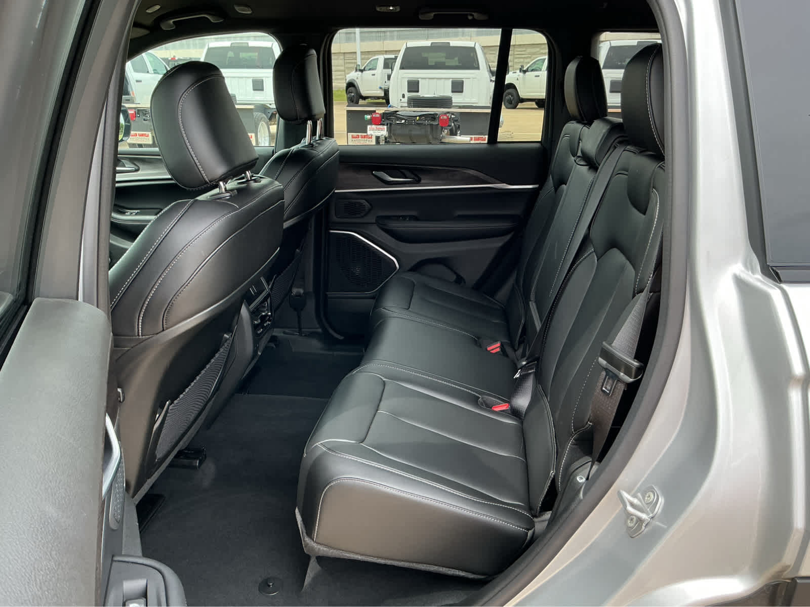 new 2026 Jeep Grand Cherokee car, priced at $42,785