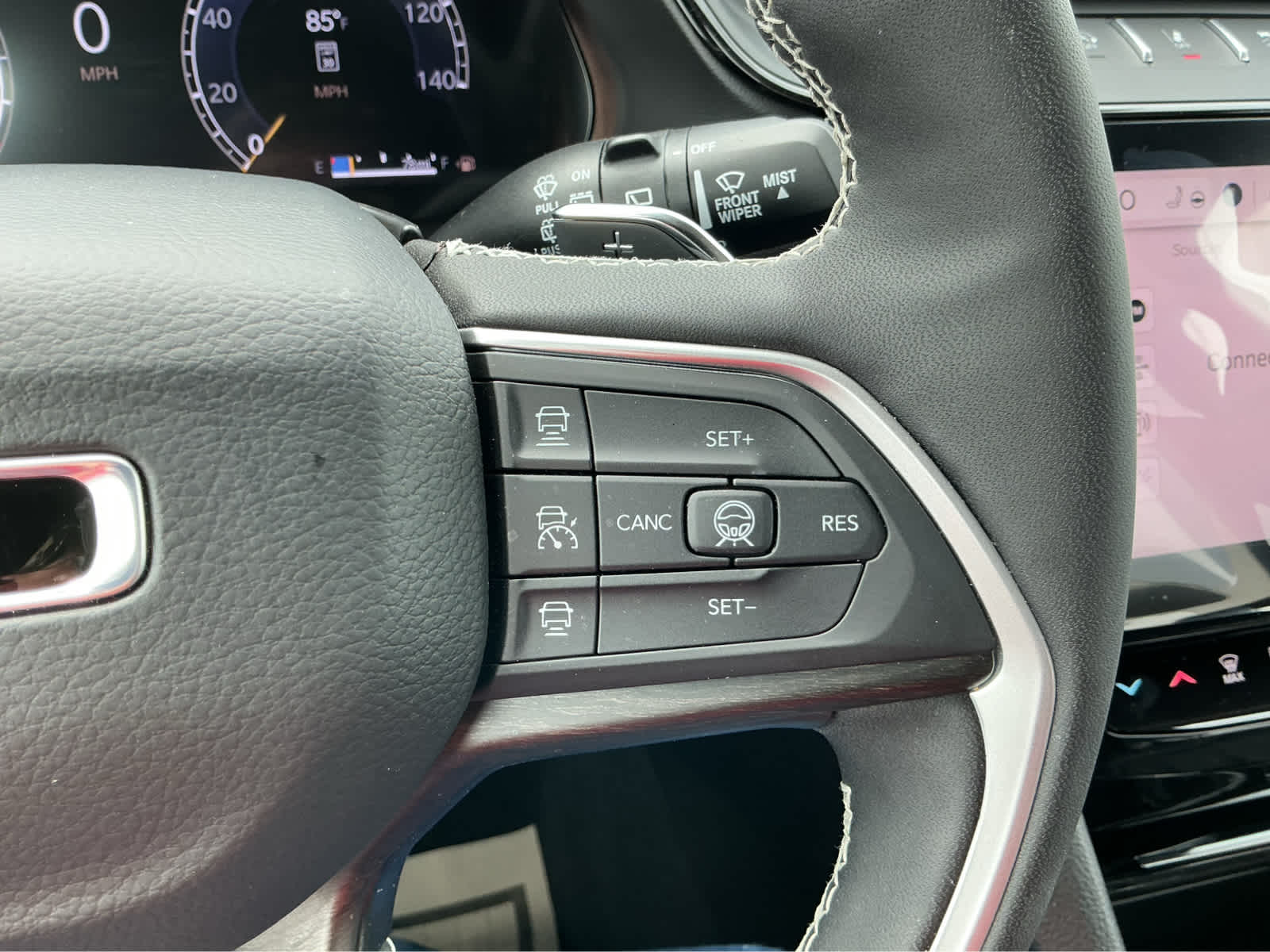 new 2026 Jeep Grand Cherokee car, priced at $42,785