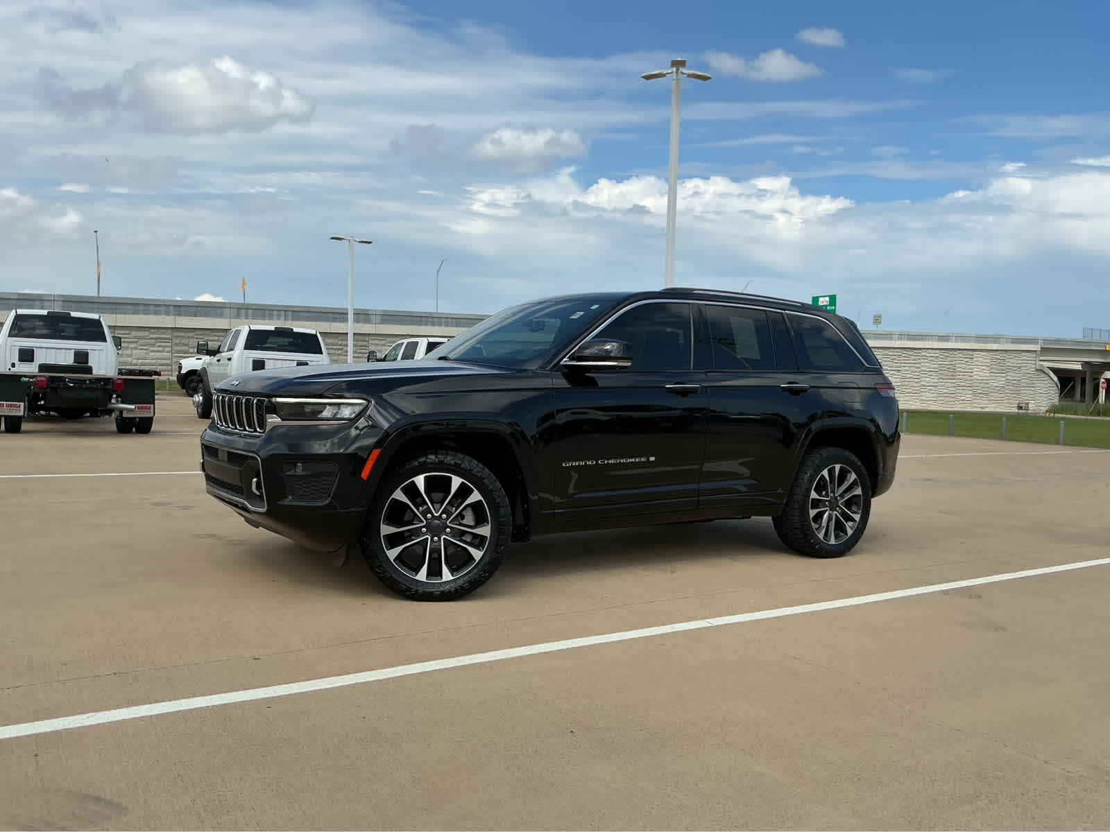 Used Car 2023 Jeep Grand Cherokee  Overland For Sale Under $40,000 In Waco, Texas
