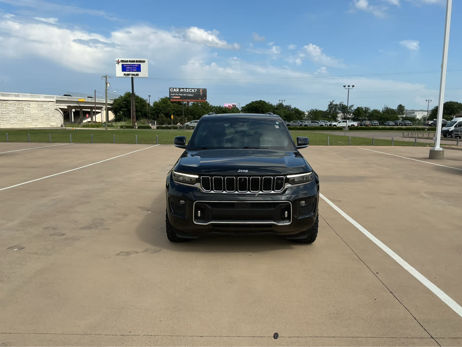 Used Car 2023 Jeep Grand Cherokee  Overland For Sale Under $40,000 In Waco, Texas