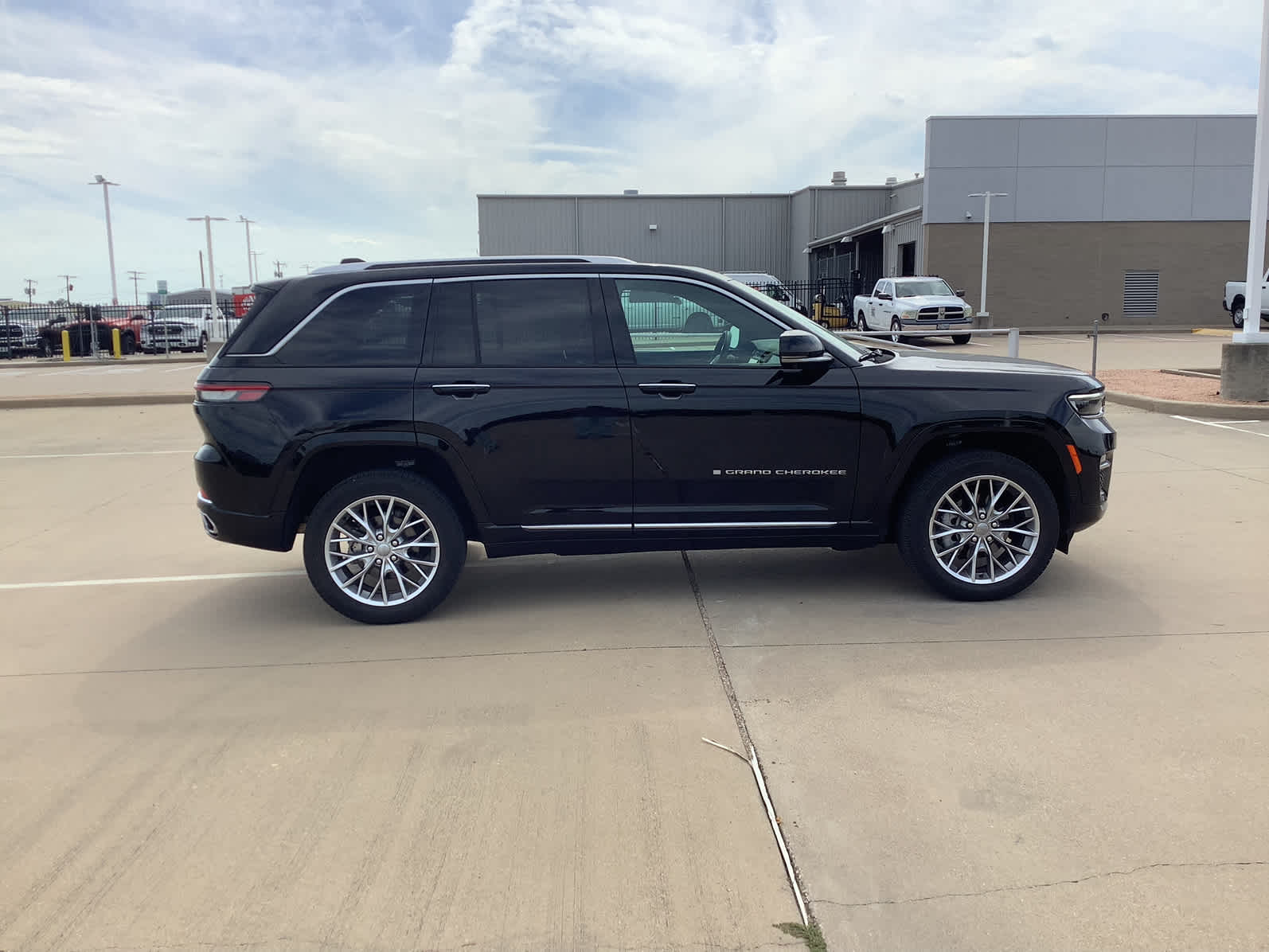 Used Car 2023 Jeep Grand Cherokee  Summit For Sale Under $50,000 In Waco, Texas