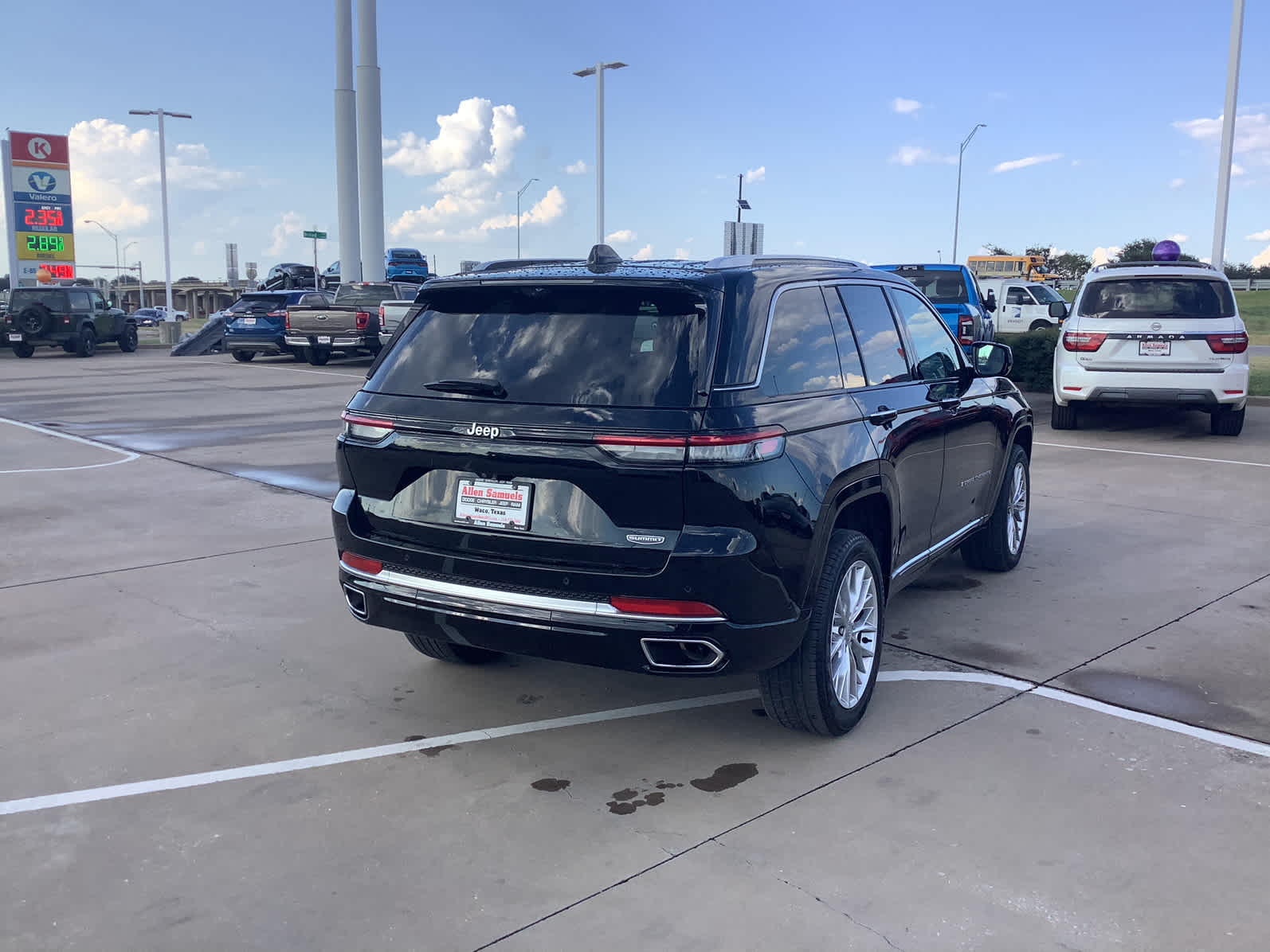 Used Car 2023 Jeep Grand Cherokee  Summit For Sale Under $50,000 In Waco, Texas