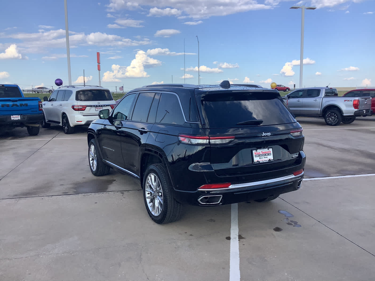 Used Car 2023 Jeep Grand Cherokee  Summit For Sale Under $50,000 In Waco, Texas