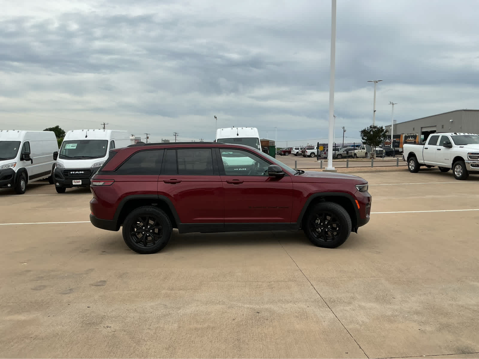 Used Car 2024 Jeep Grand Cherokee  Altitude For Sale Under $35,000 In Waco, Texas