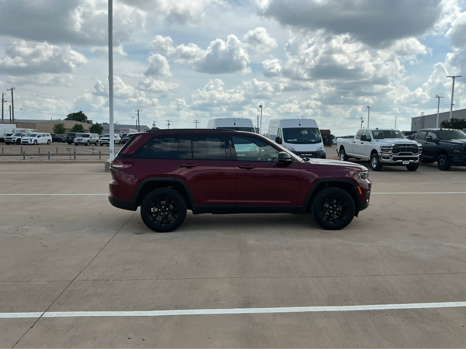 Used Car 2024 Jeep Grand Cherokee  Altitude For Sale Under $35,000 In Waco, Texas