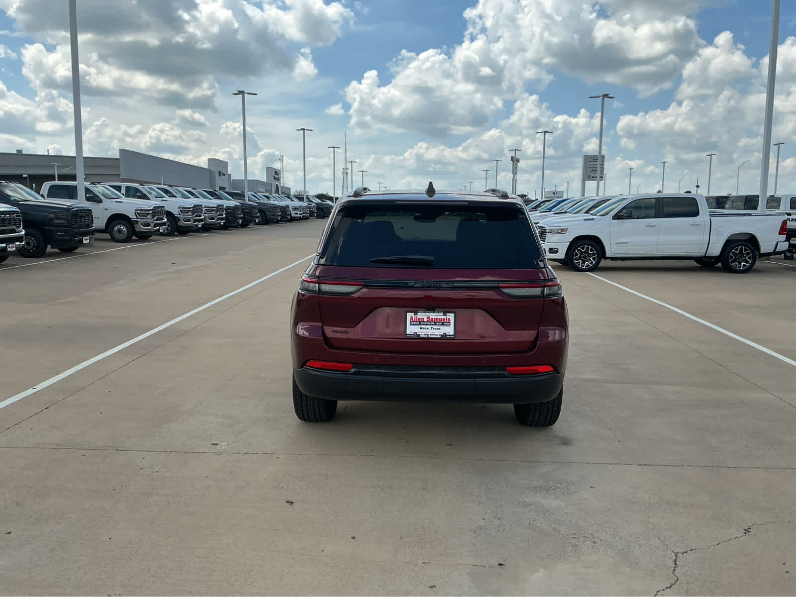 Used Car 2024 Jeep Grand Cherokee  Altitude For Sale Under $35,000 In Waco, Texas