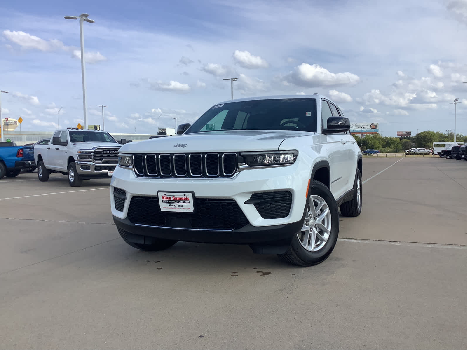 New Car 2025 Jeep Grand Cherokee  Laredo For Sale Under $40,000 In Waco, Texas