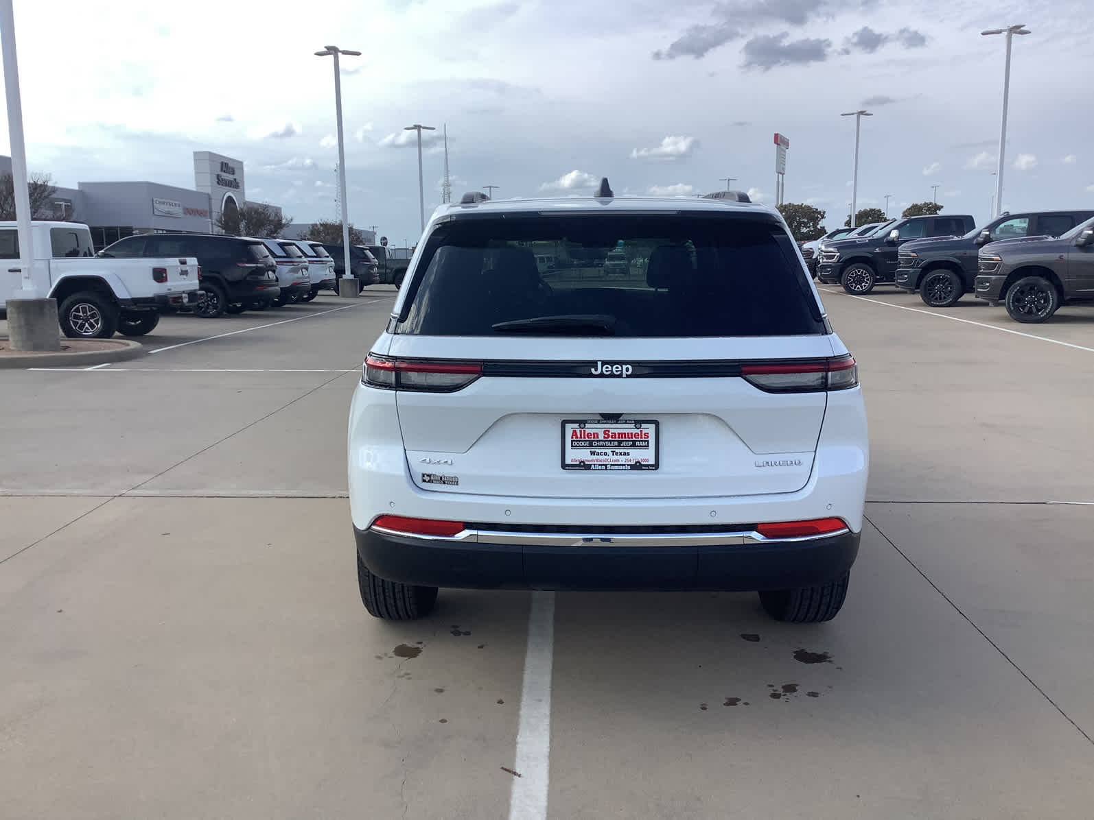 New Car 2025 Jeep Grand Cherokee  Laredo For Sale Under $40,000 In Waco, Texas