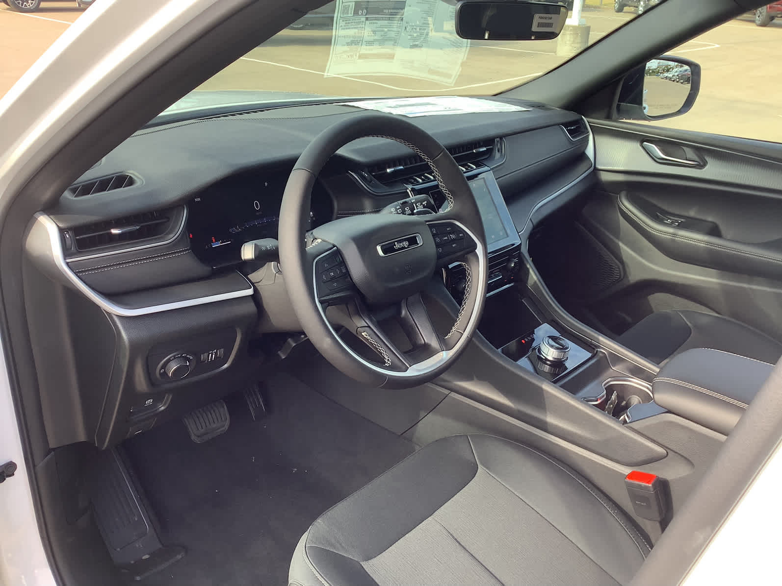 New Car 2025 Jeep Grand Cherokee  Laredo For Sale Under $40,000 In Waco, Texas