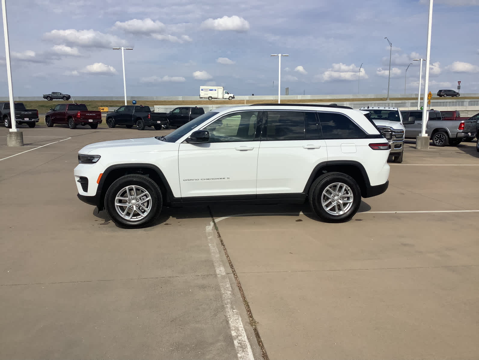 New Car 2025 Jeep Grand Cherokee  Laredo For Sale Under $40,000 In Waco, Texas