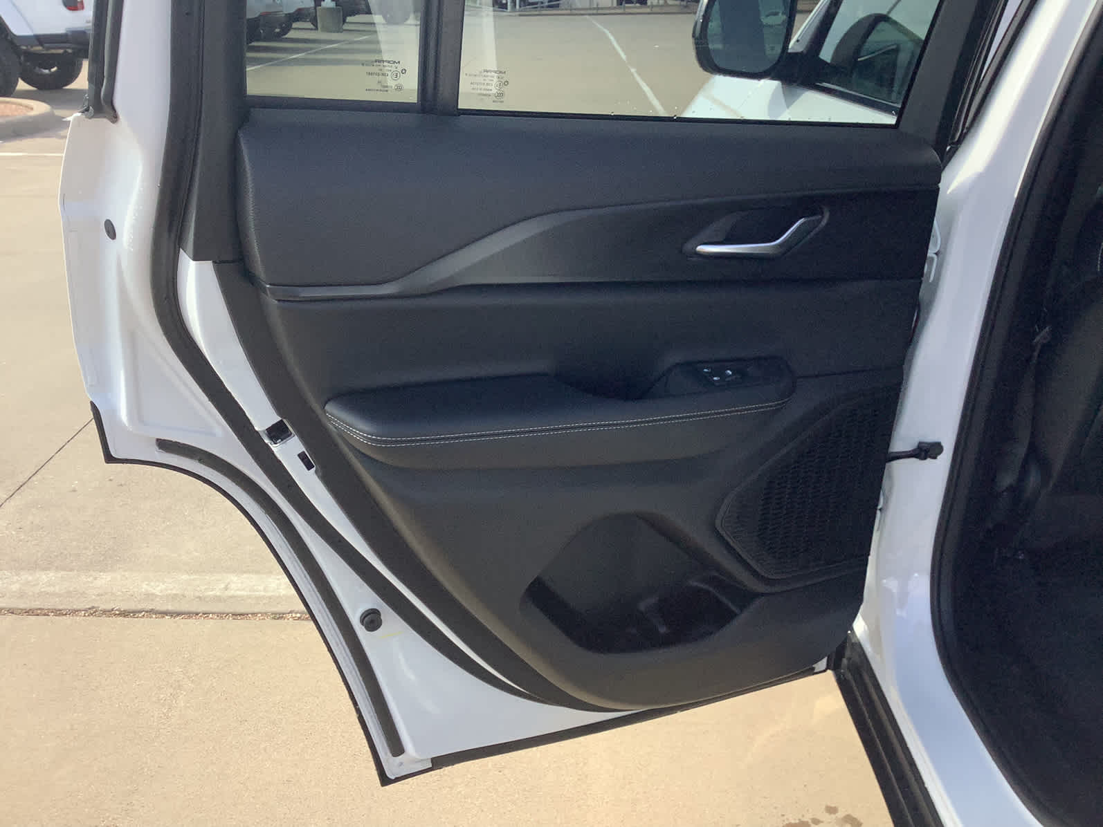 New Car 2025 Jeep Grand Cherokee  Laredo For Sale Under $40,000 In Waco, Texas