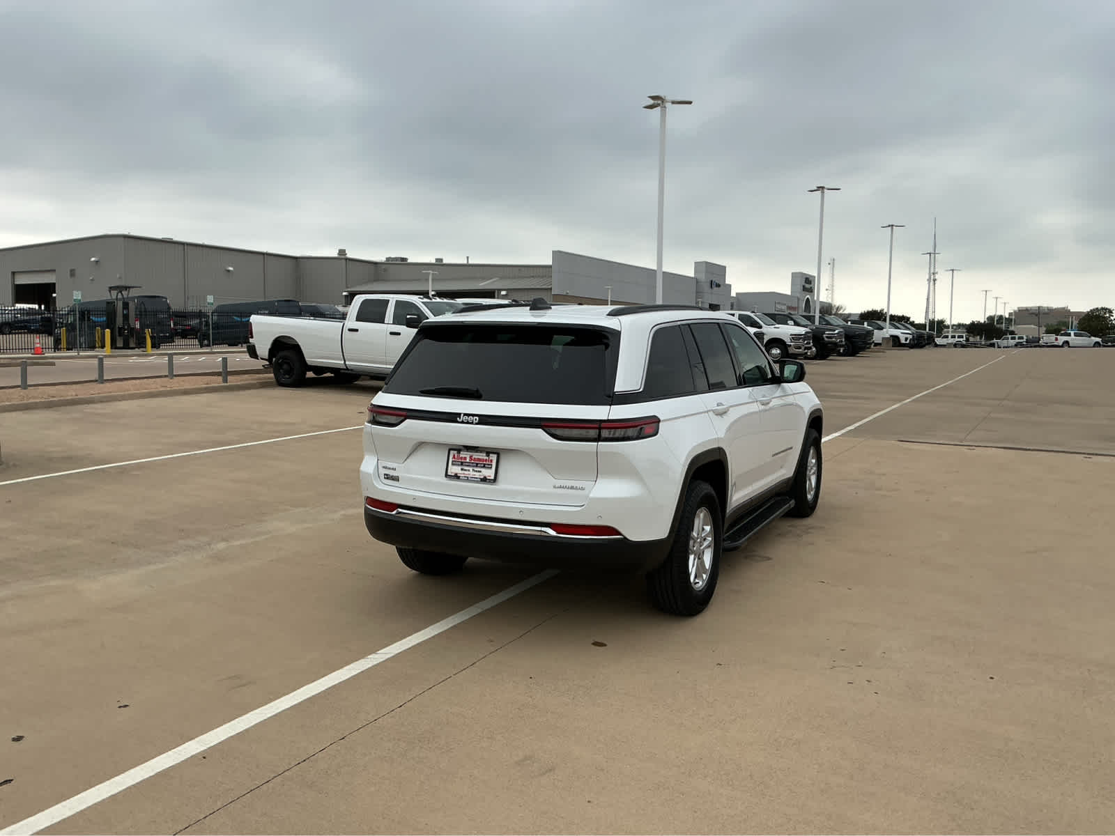 Used Car 2025 Jeep Grand Cherokee  Laredo For Sale Under $40,000 In Waco, Texas