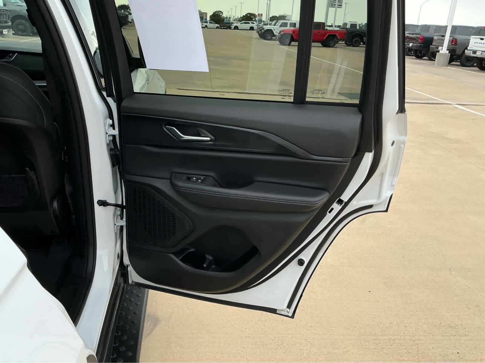 Used Car 2025 Jeep Grand Cherokee  Laredo For Sale Under $40,000 In Waco, Texas
