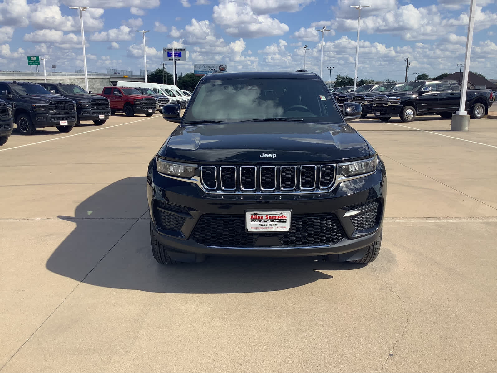 New Car 2025 Jeep Grand Cherokee  Laredo For Sale Under $50,000 In Waco, Texas