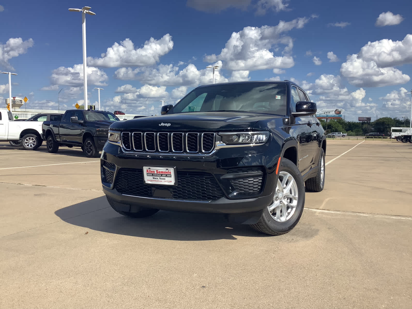 New Car 2025 Jeep Grand Cherokee  Laredo For Sale Under $50,000 In Waco, Texas