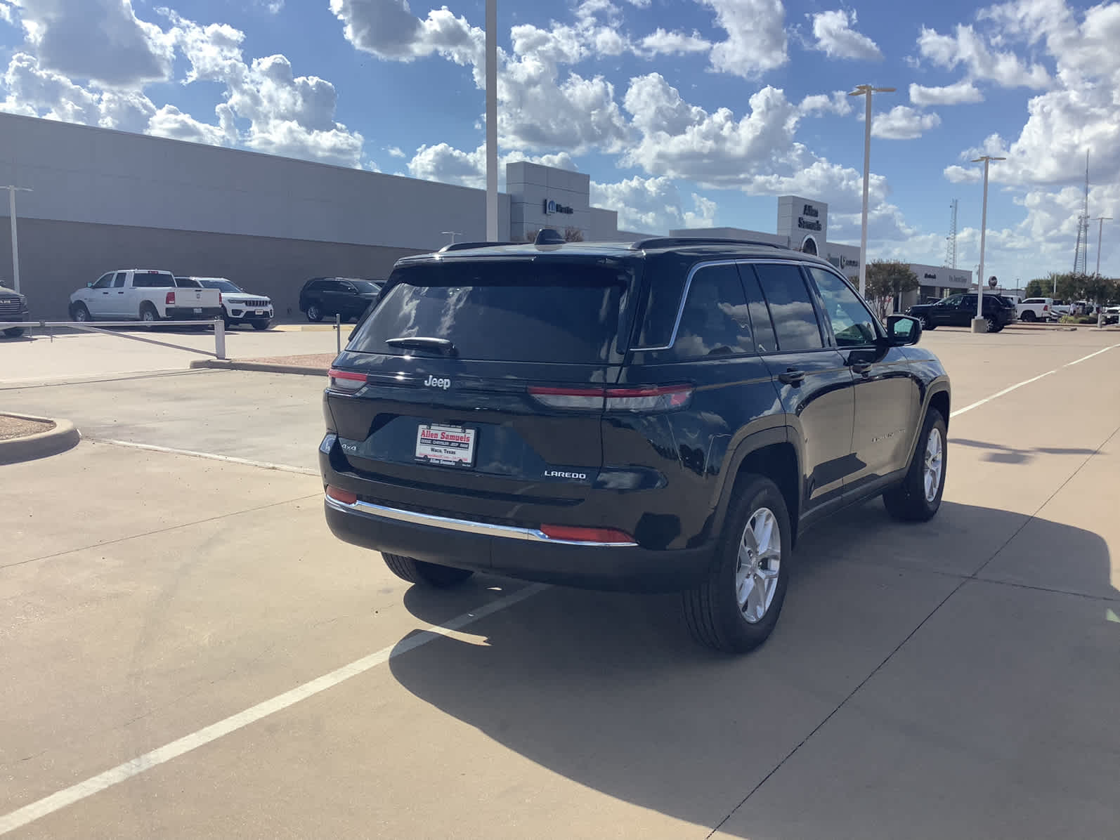 New Car 2025 Jeep Grand Cherokee  Laredo For Sale Under $50,000 In Waco, Texas