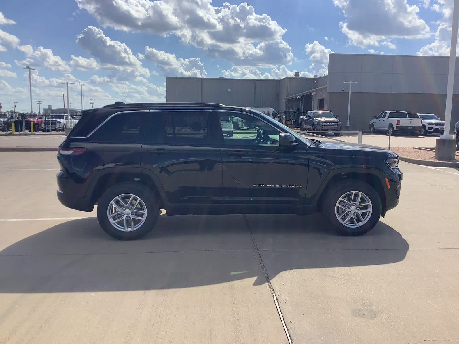 New Car 2025 Jeep Grand Cherokee  Laredo For Sale Under $50,000 In Waco, Texas