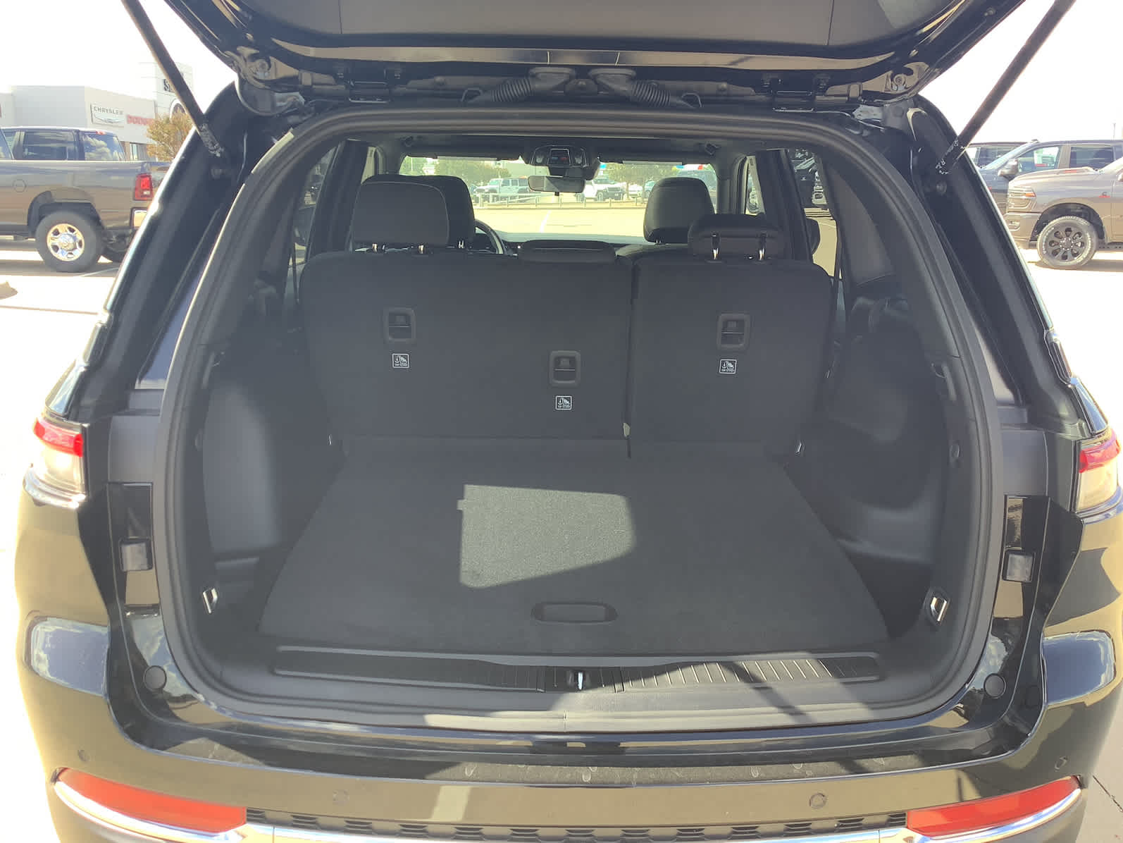New Car 2025 Jeep Grand Cherokee  Laredo For Sale Under $50,000 In Waco, Texas
