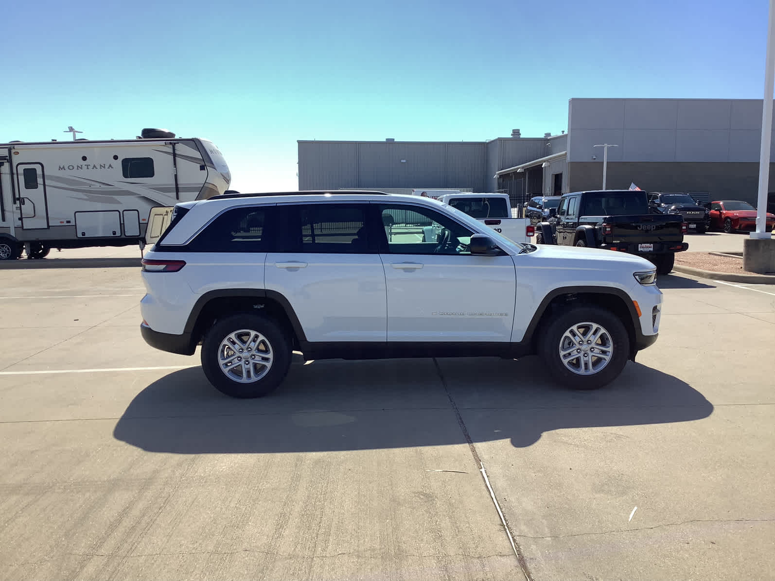 New Car 2025 Jeep Grand Cherokee  Laredo For Sale Under $40,000 In Waco, Texas