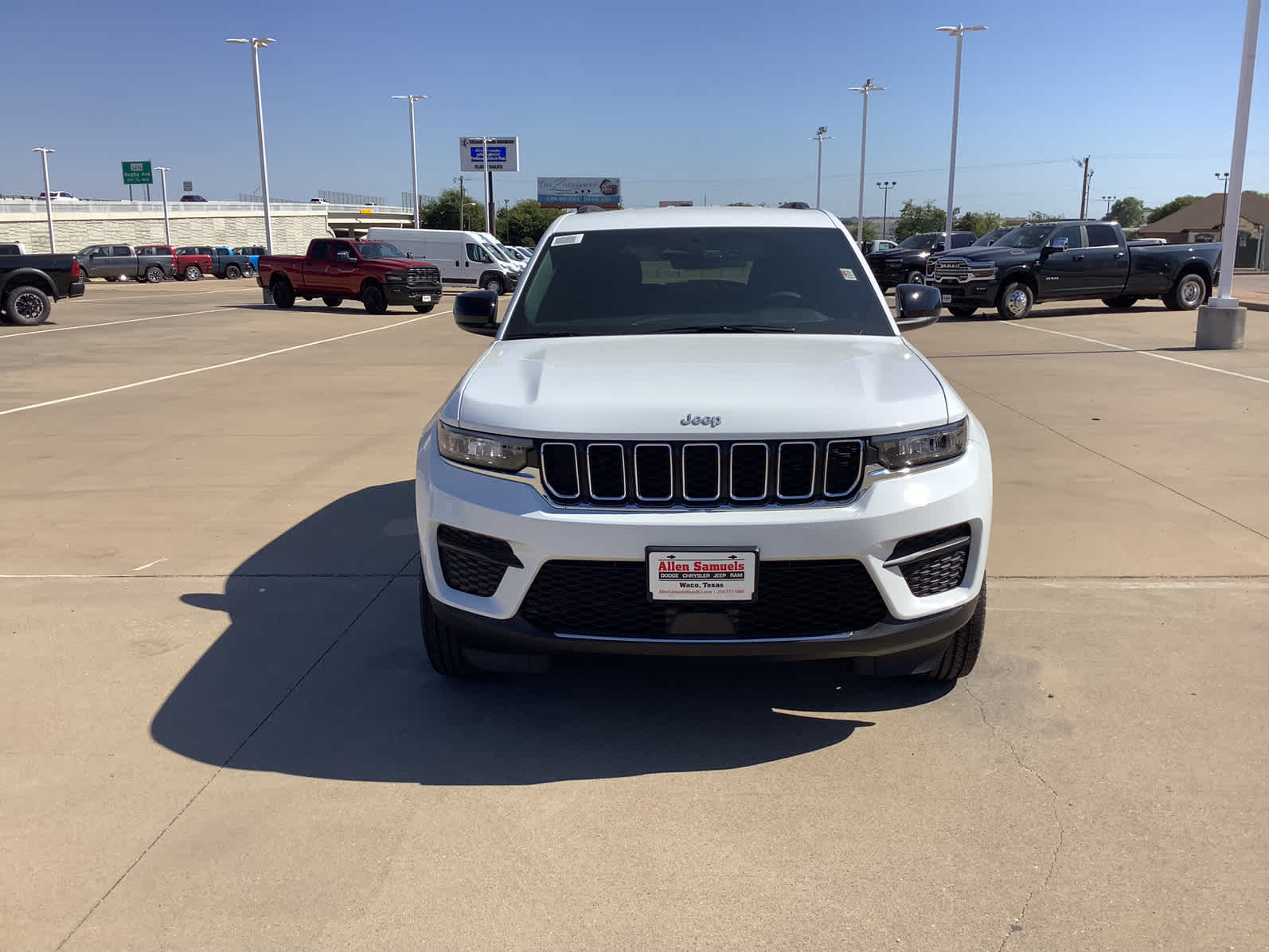 New Car 2025 Jeep Grand Cherokee  Laredo For Sale Under $40,000 In Waco, Texas