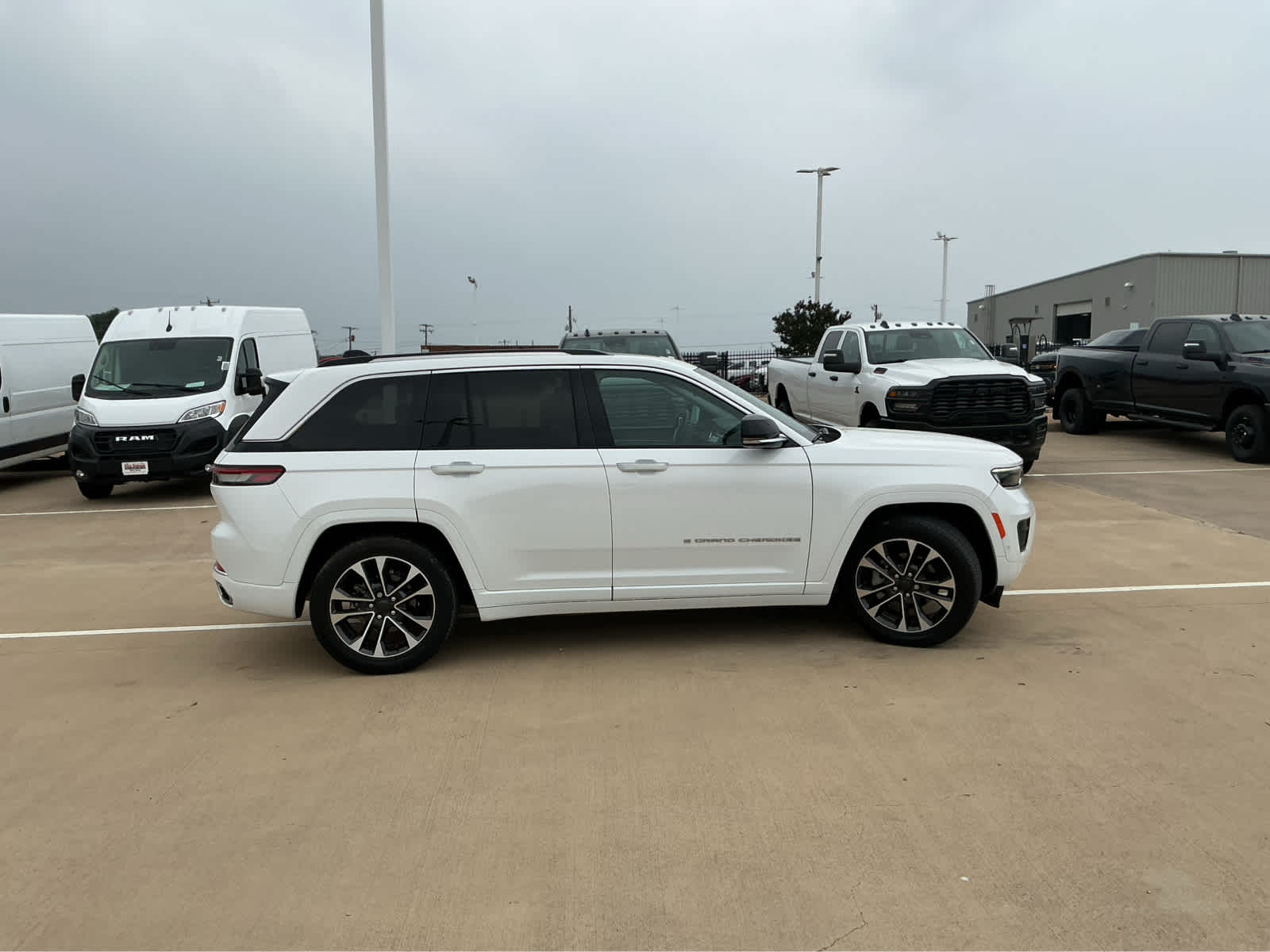 Used Car 2023 Jeep Grand Cherokee  Overland For Sale Under $50,000 In Waco, Texas