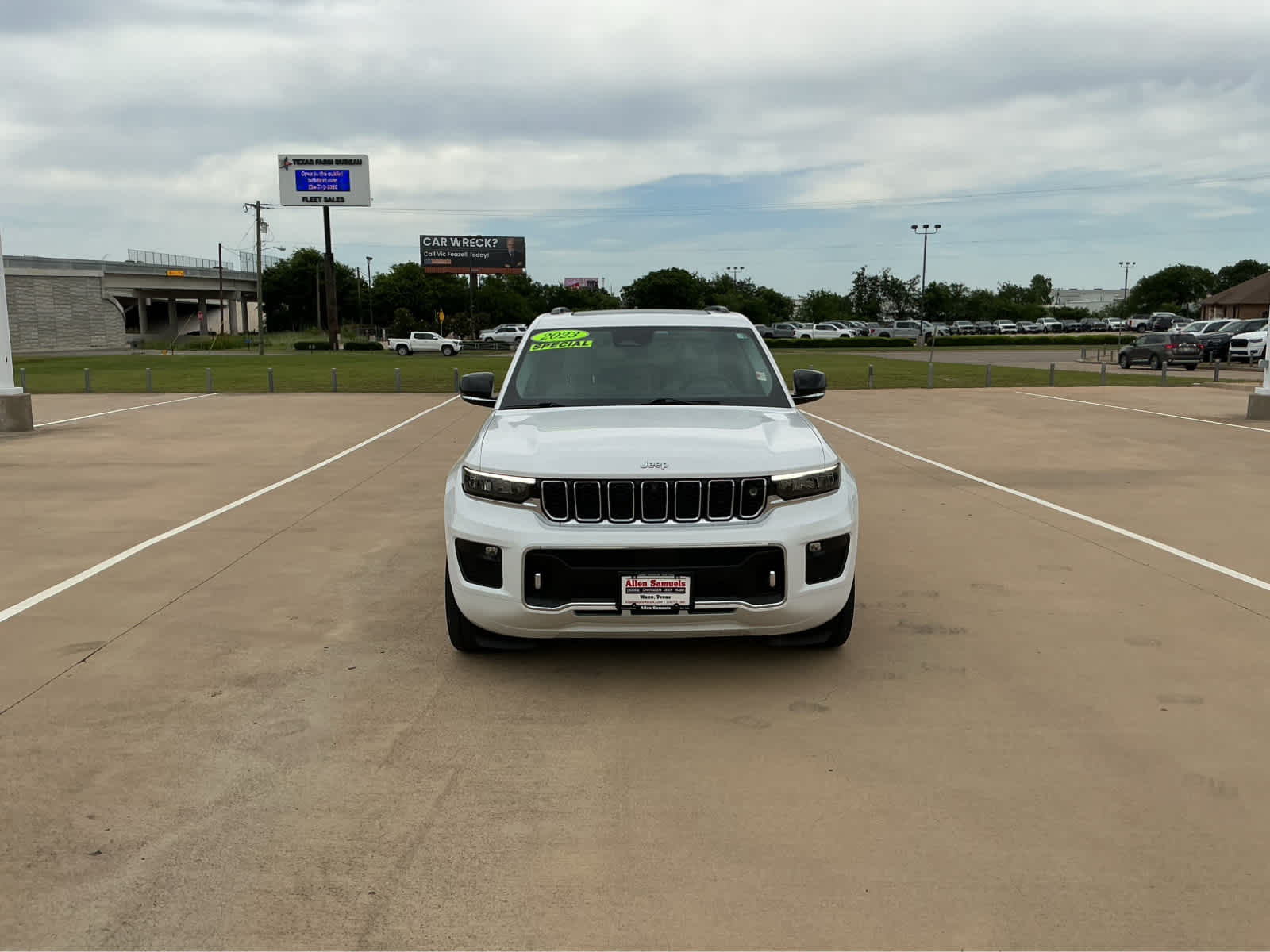 Used Car 2023 Jeep Grand Cherokee  Overland For Sale Under $50,000 In Waco, Texas