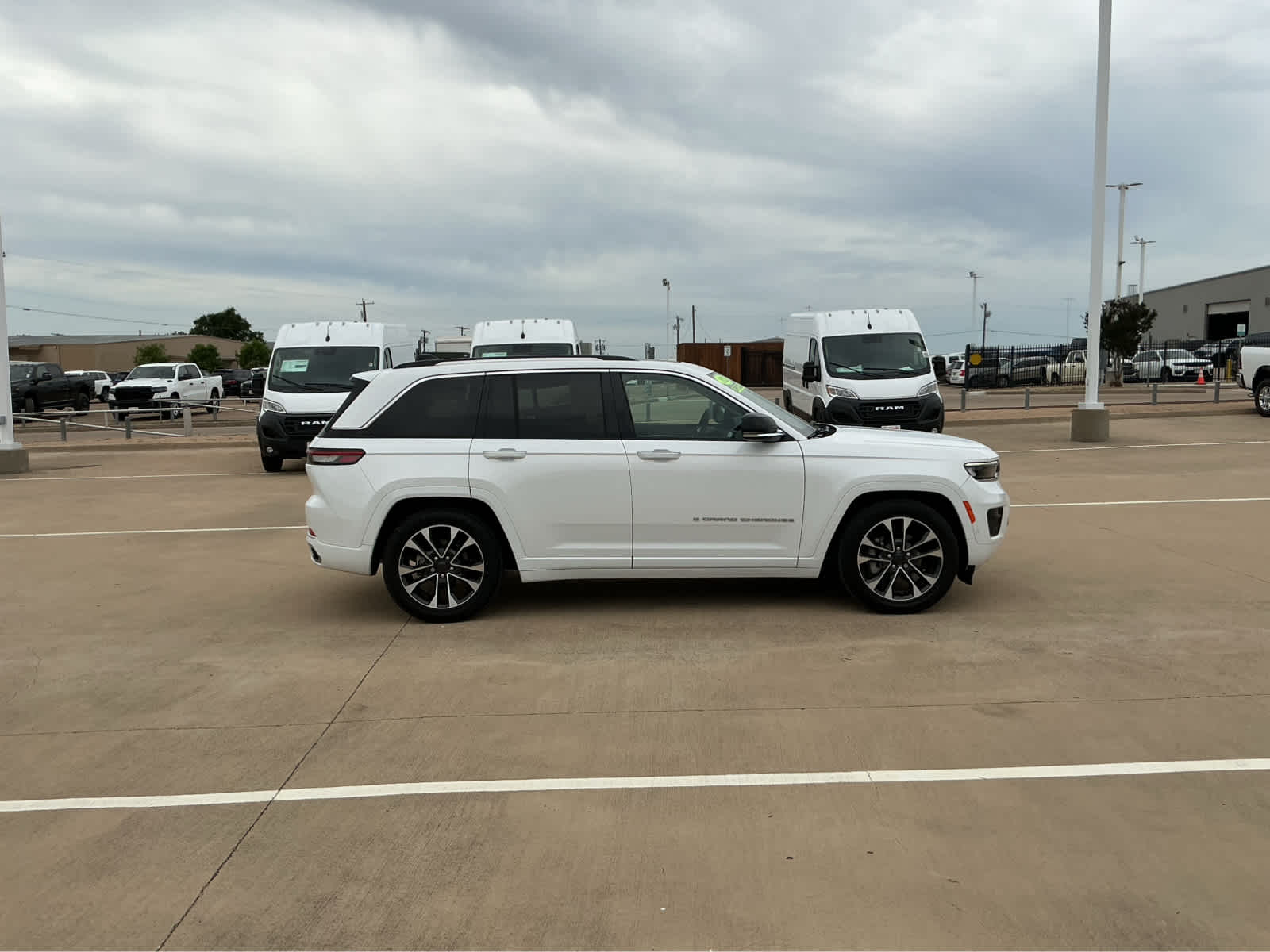 Used Car 2023 Jeep Grand Cherokee  Overland For Sale Under $50,000 In Waco, Texas