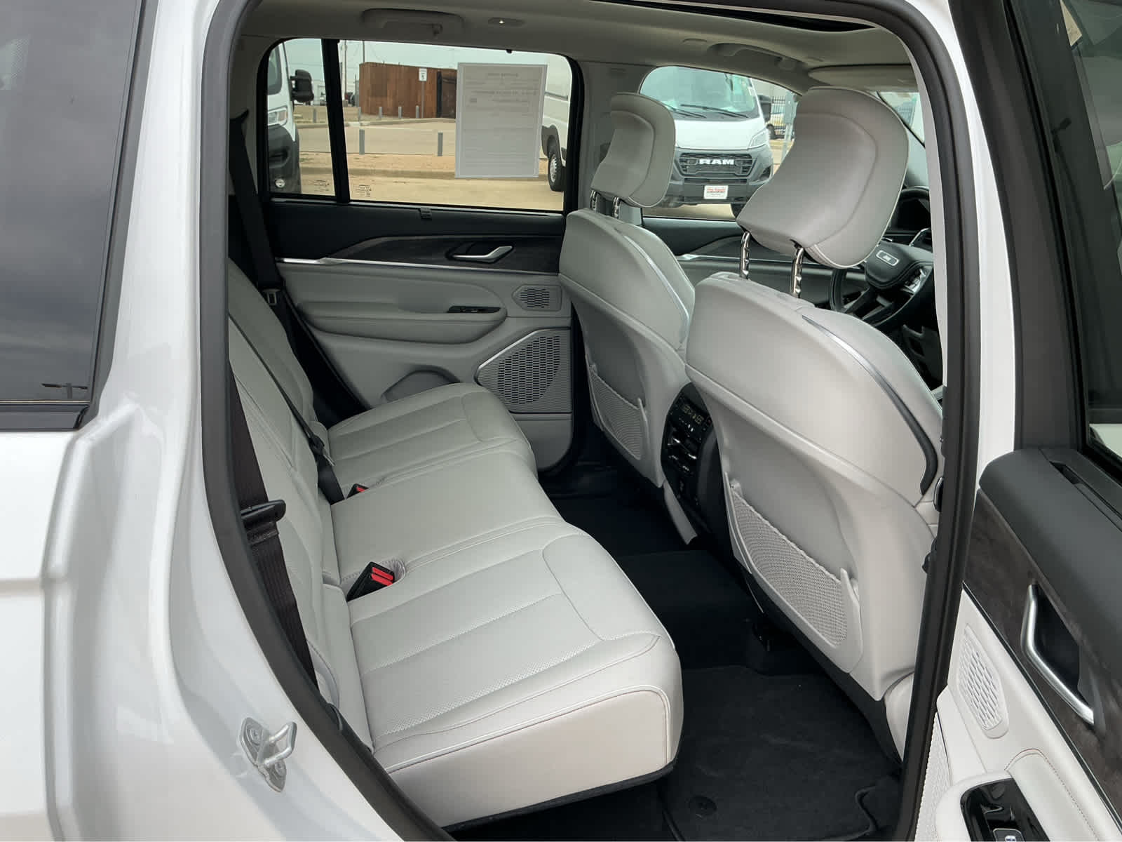 Used Car 2023 Jeep Grand Cherokee  Overland For Sale Under $50,000 In Waco, Texas