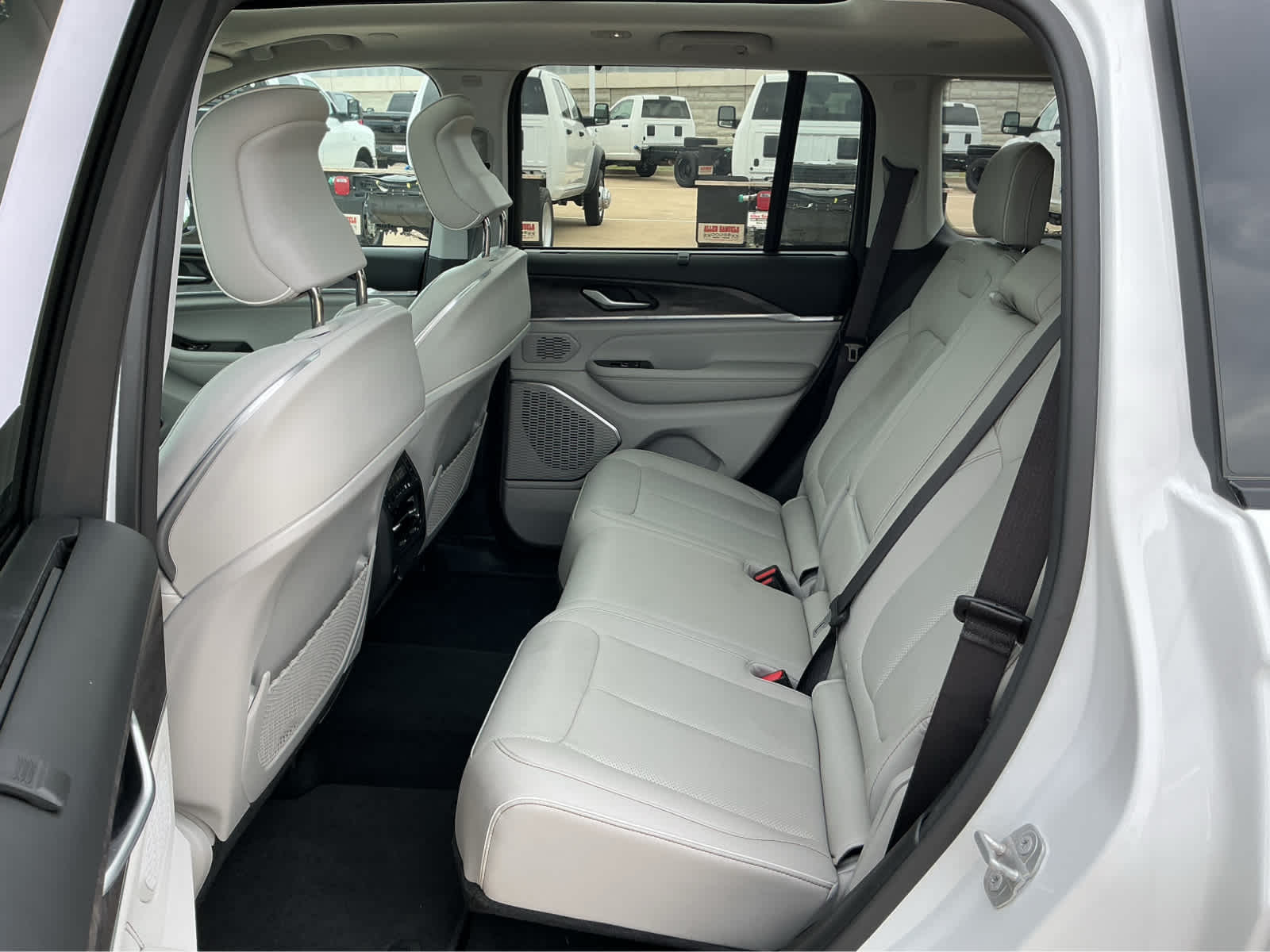 Used Car 2023 Jeep Grand Cherokee  Overland For Sale Under $50,000 In Waco, Texas