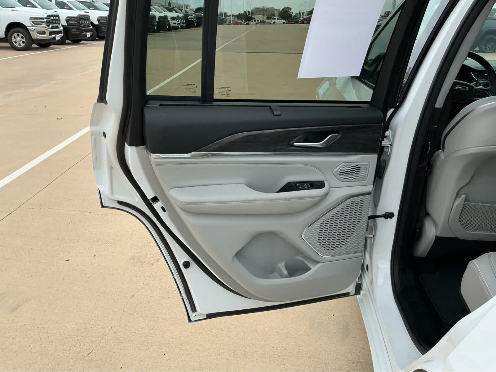 Used Car 2023 Jeep Grand Cherokee  Overland For Sale Under $50,000 In Waco, Texas