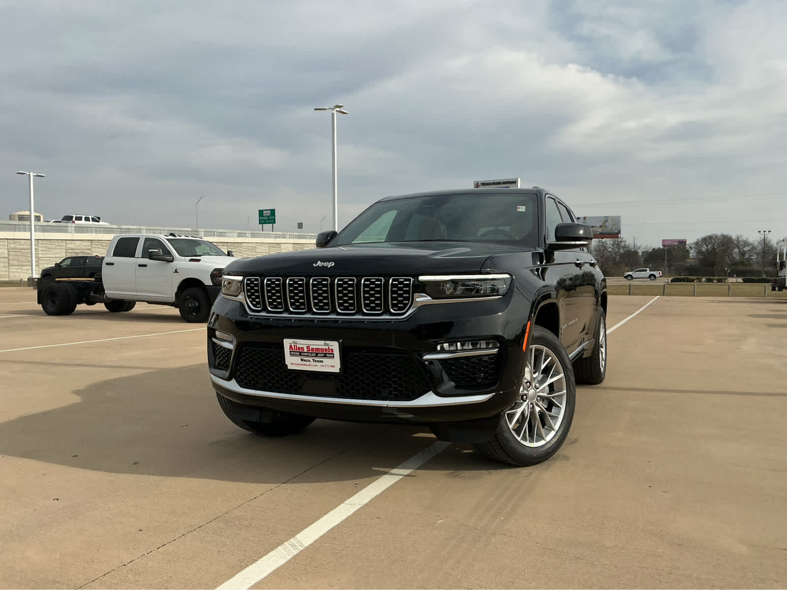 New Car 2025 Jeep Grand Cherokee  Summit For Sale Under $70,000 In Waco, Texas