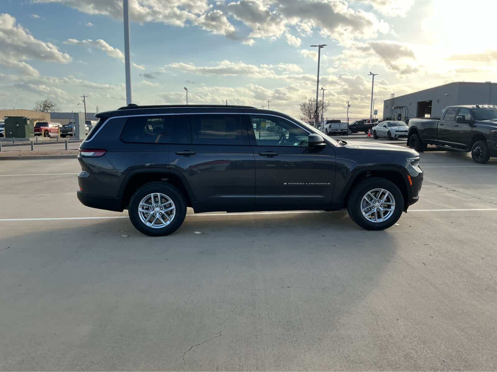 new 2026 Jeep Grand Cherokee L car, priced at $45,305
