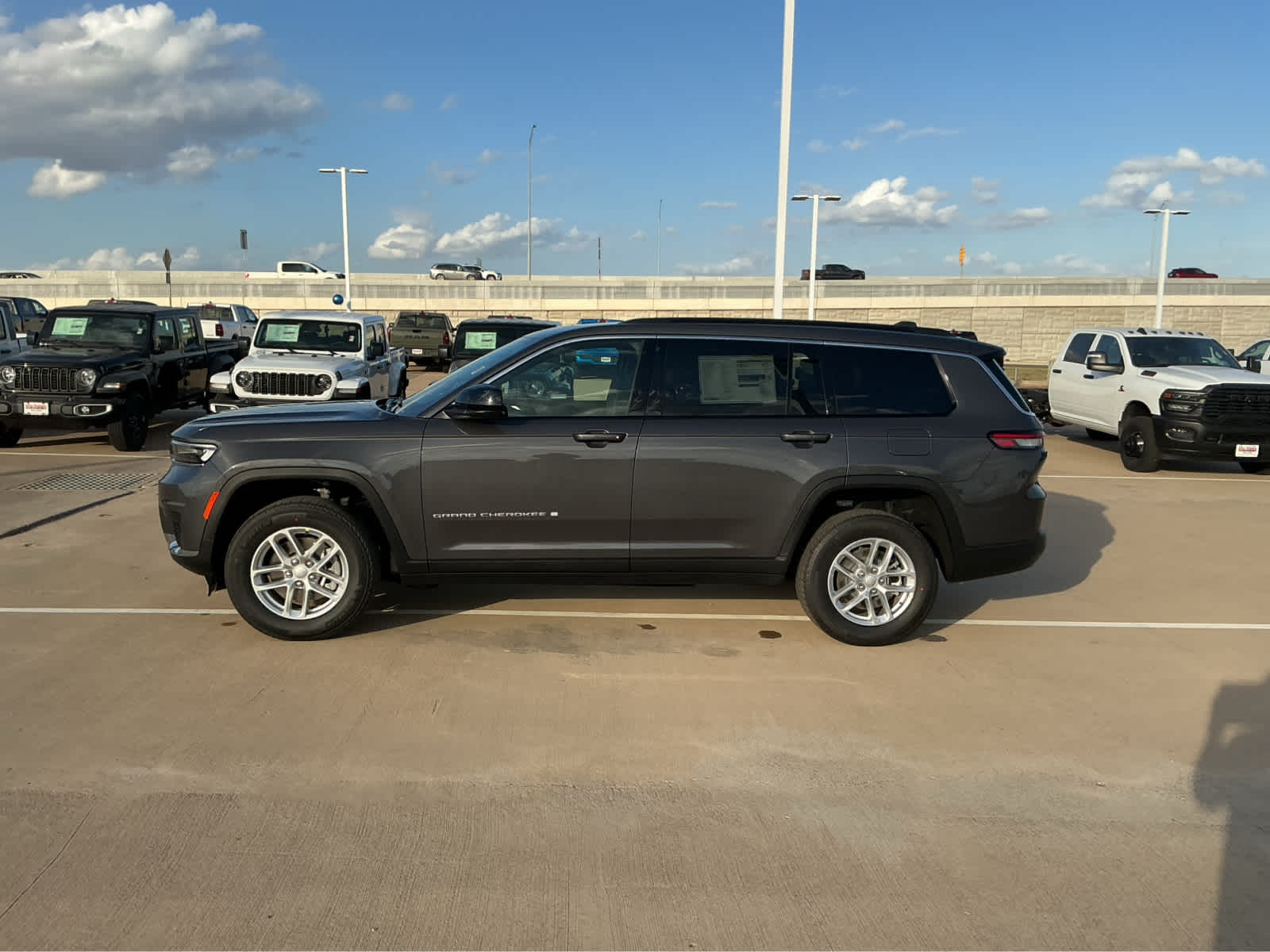 new 2026 Jeep Grand Cherokee L car, priced at $45,305