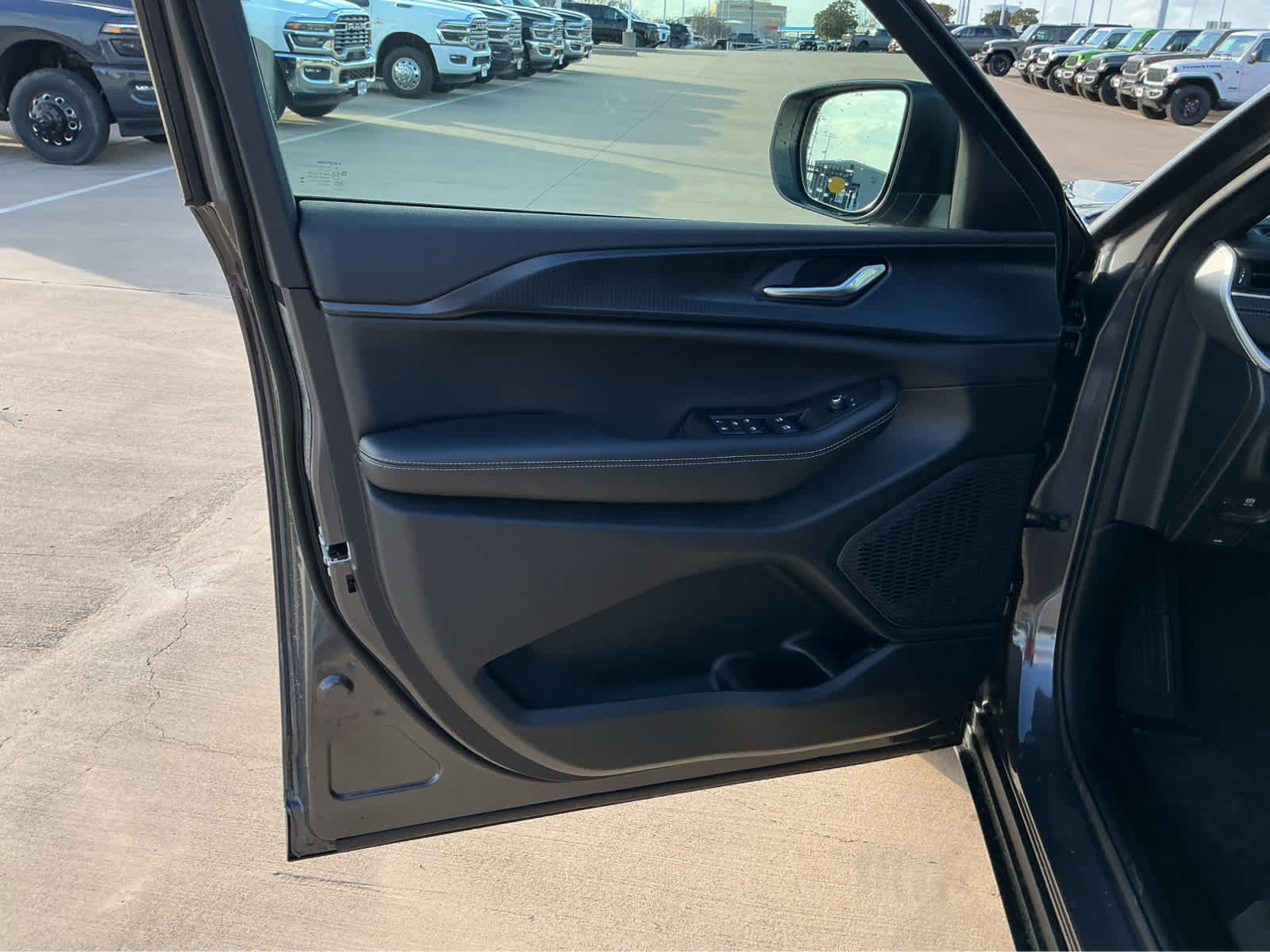 new 2026 Jeep Grand Cherokee L car, priced at $45,305