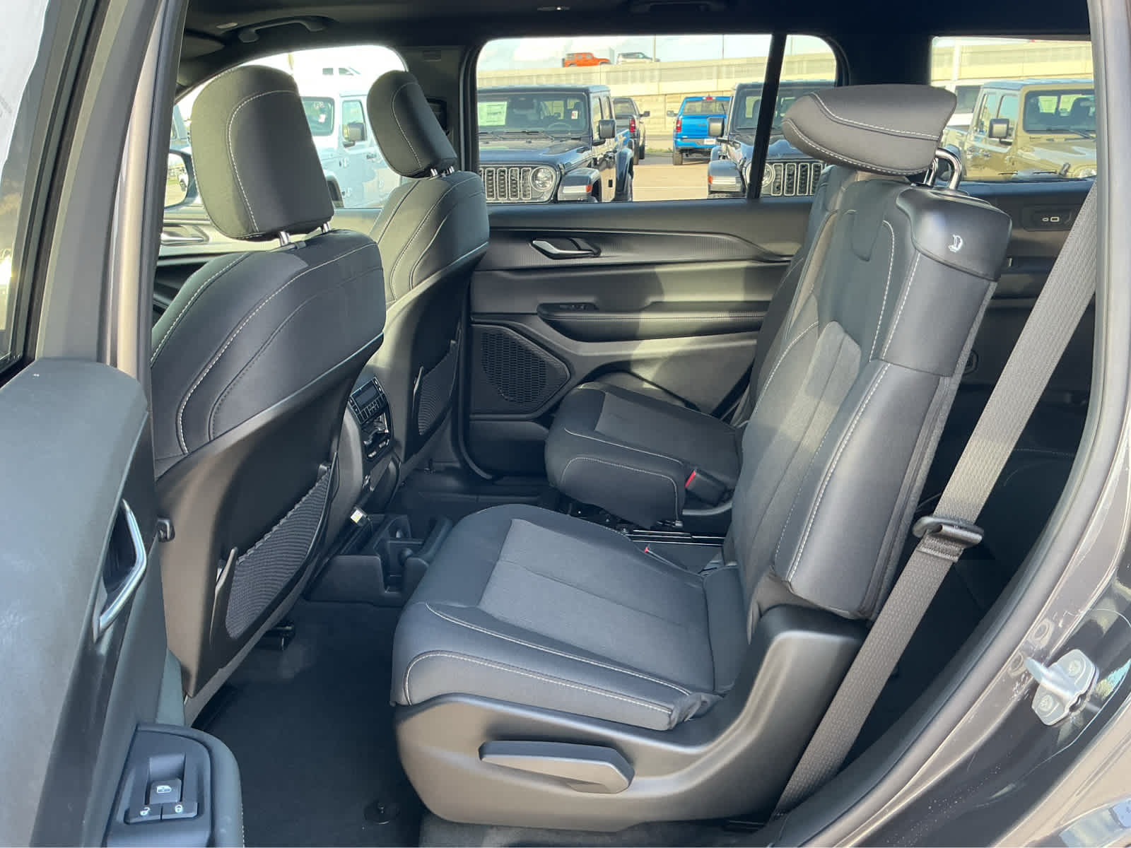 new 2026 Jeep Grand Cherokee L car, priced at $45,305