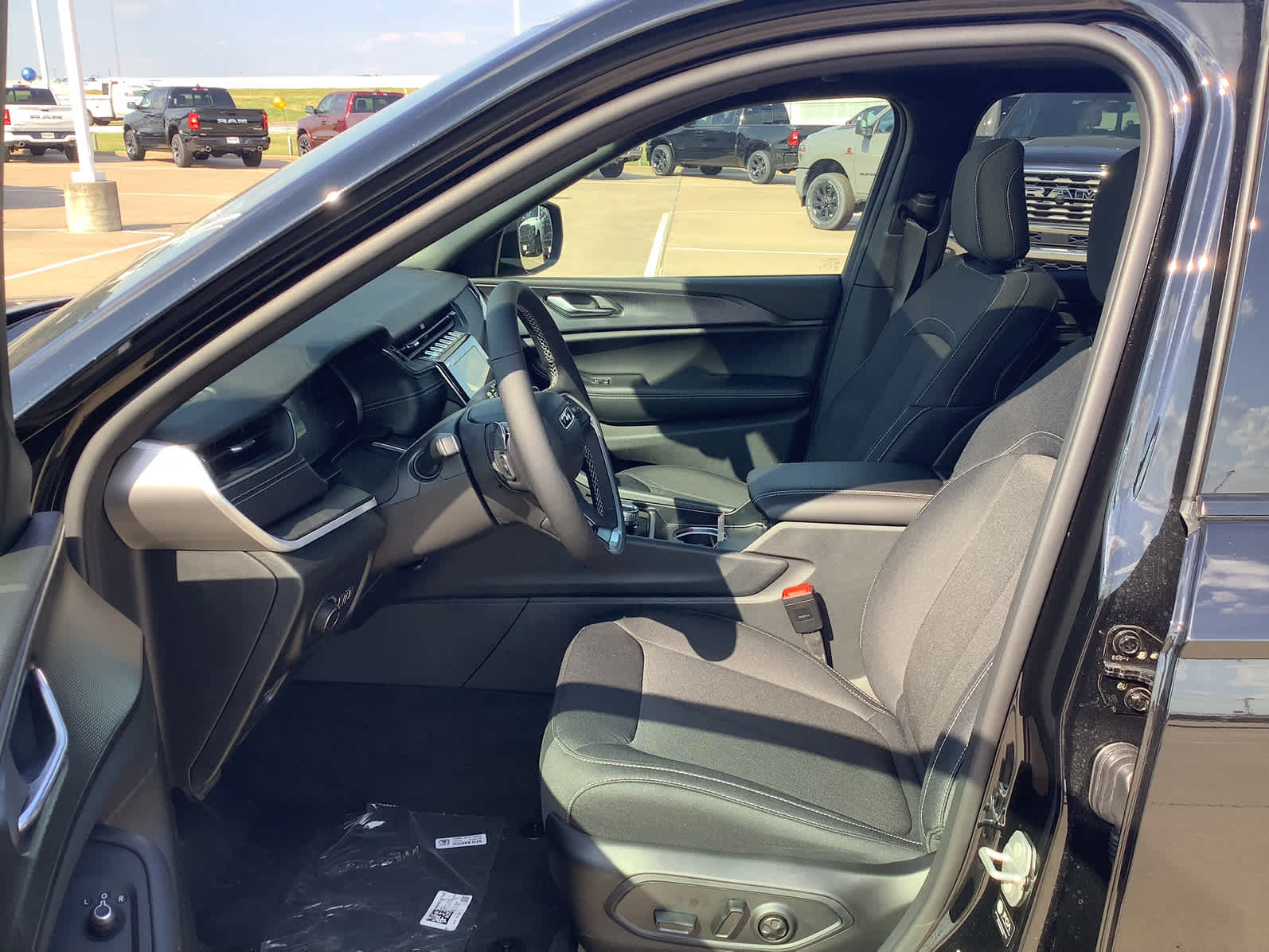 New Car 2025 Jeep Grand Cherokee L  Laredo X For Sale In Waco, Texas