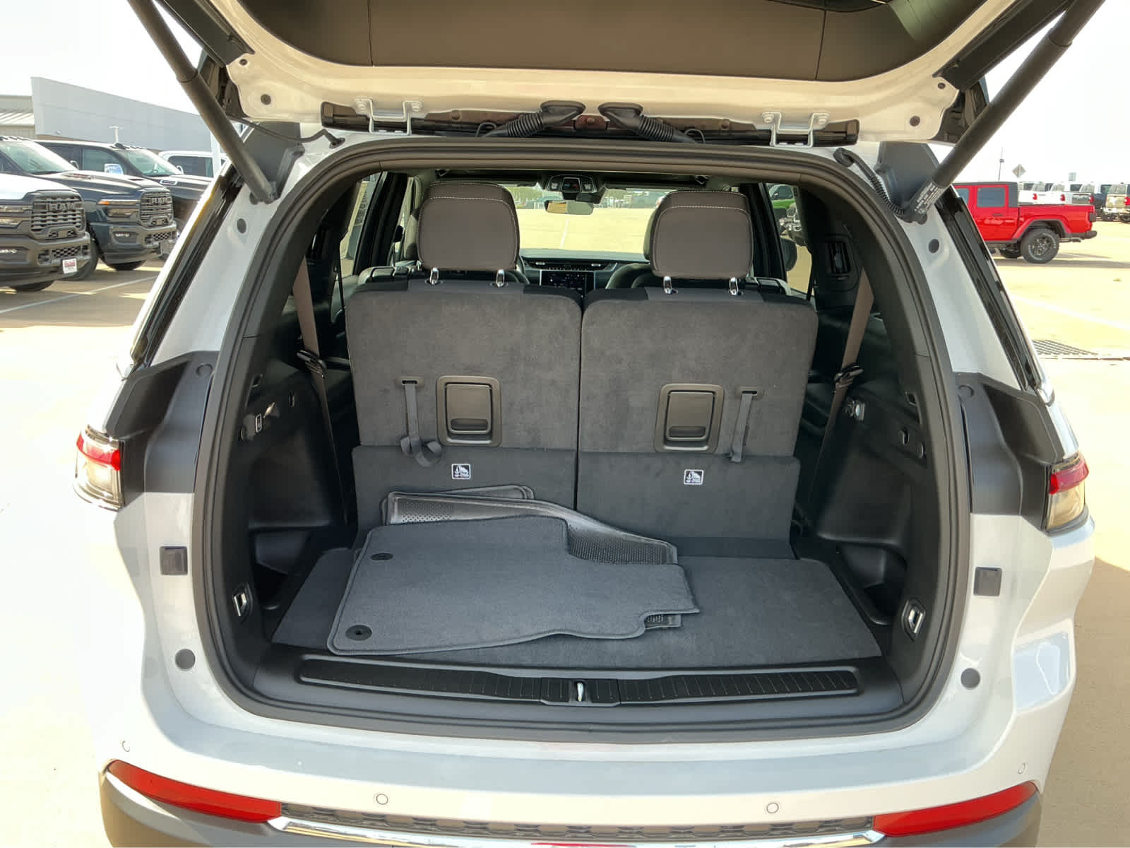 new 2026 Jeep Grand Cherokee L car, priced at $41,708