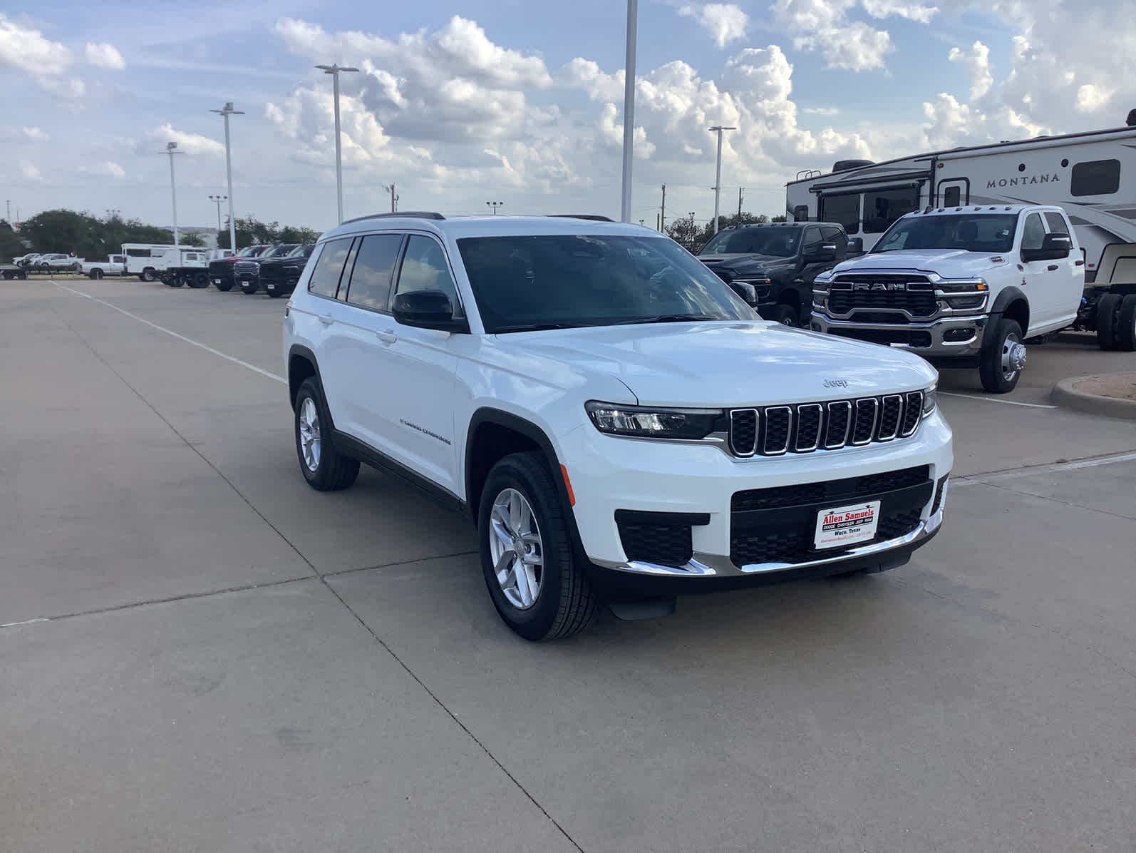 New Car 2025 Jeep Grand Cherokee L  Laredo For Sale Under $40,000 In Waco, Texas