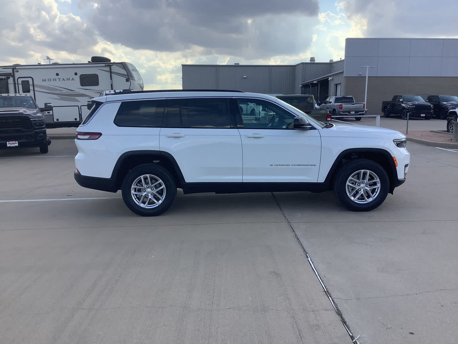 New Car 2025 Jeep Grand Cherokee L  Laredo For Sale Under $40,000 In Waco, Texas