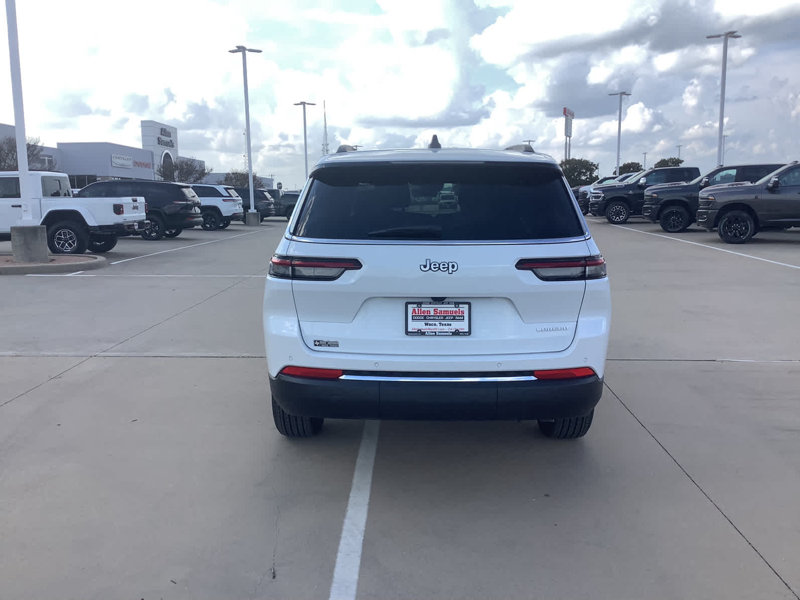 New Car 2025 Jeep Grand Cherokee L  Laredo For Sale Under $40,000 In Waco, Texas