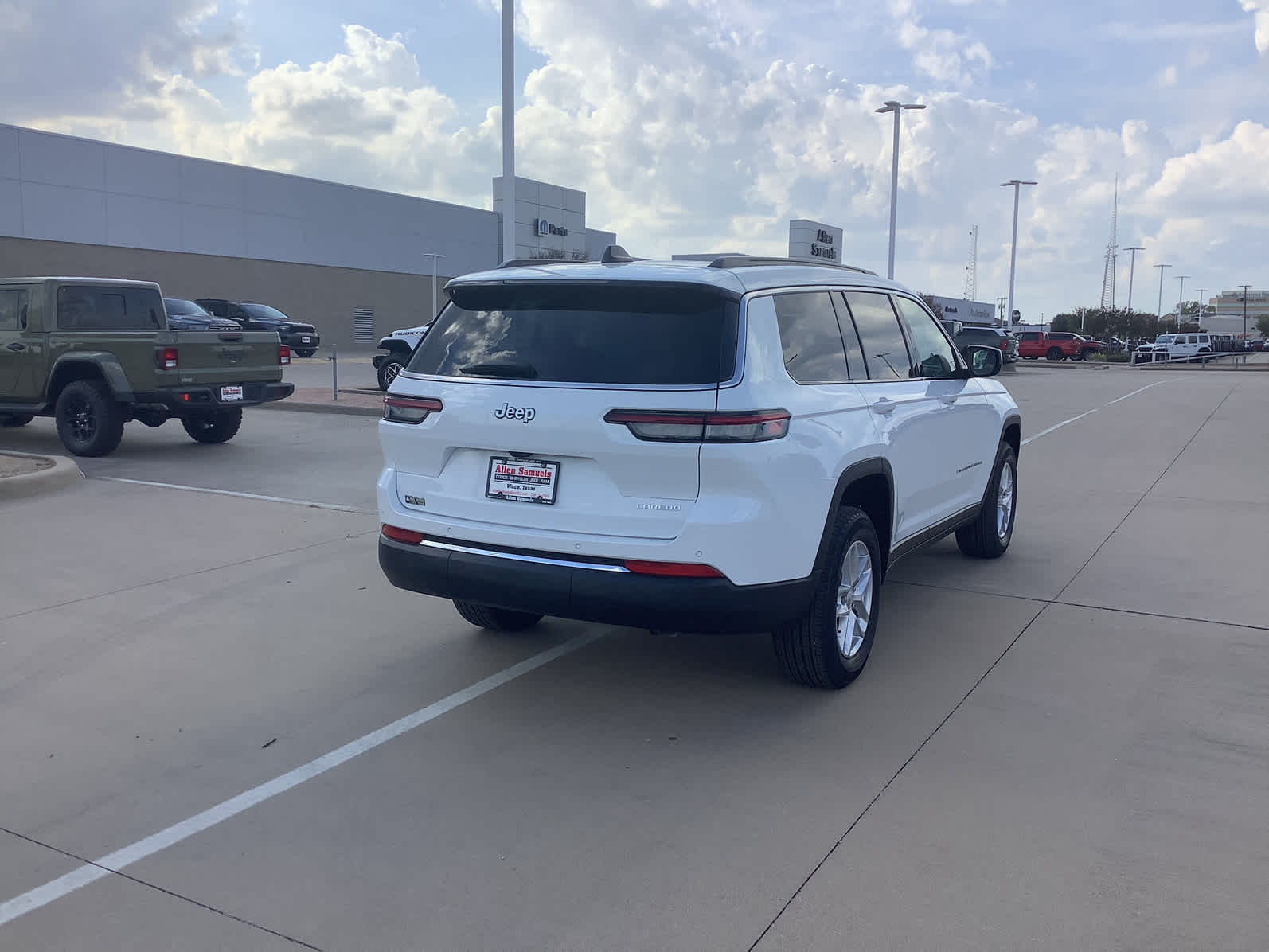 New Car 2025 Jeep Grand Cherokee L  Laredo For Sale Under $40,000 In Waco, Texas
