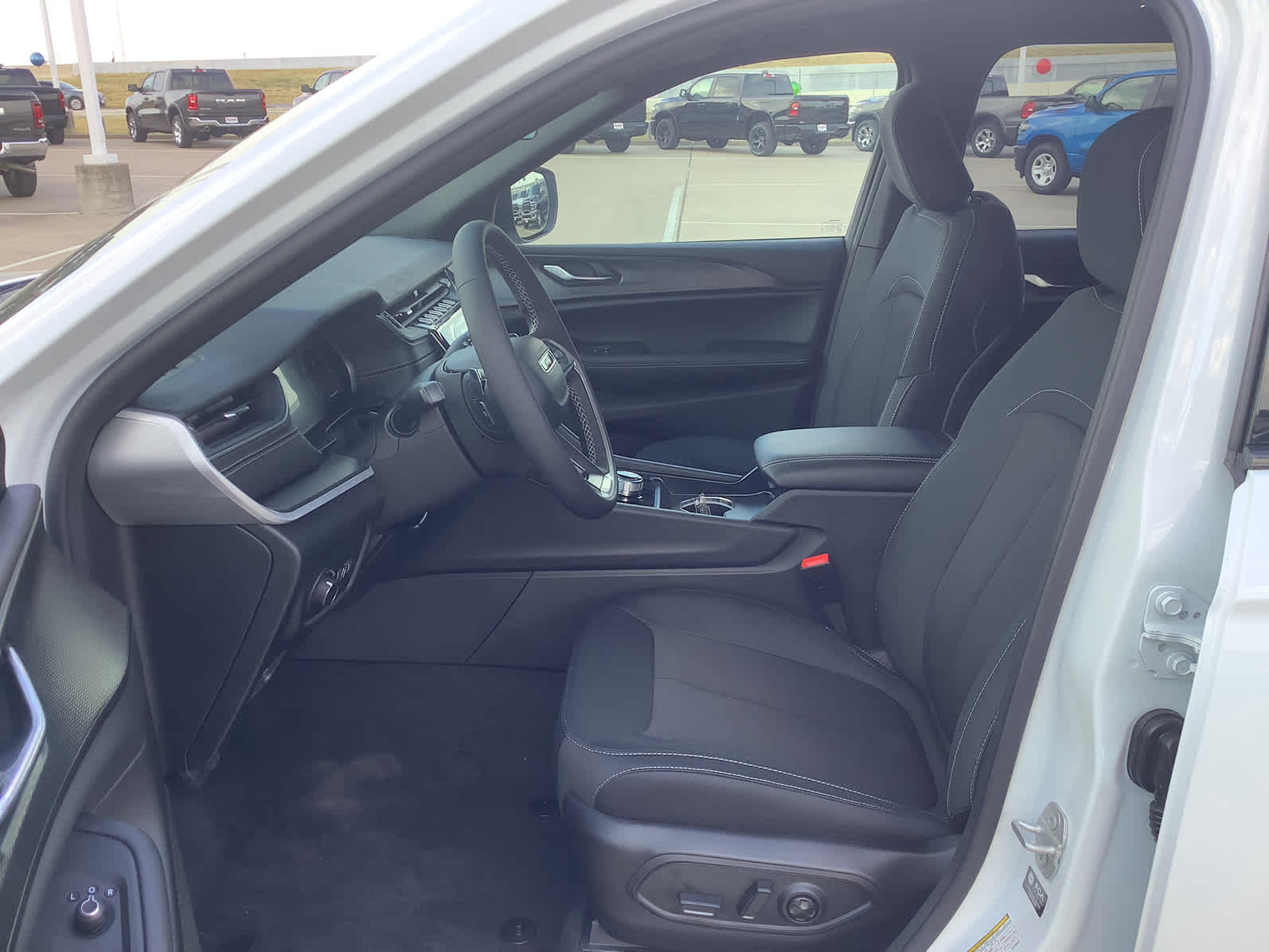 New Car 2025 Jeep Grand Cherokee L  Laredo For Sale Under $40,000 In Waco, Texas