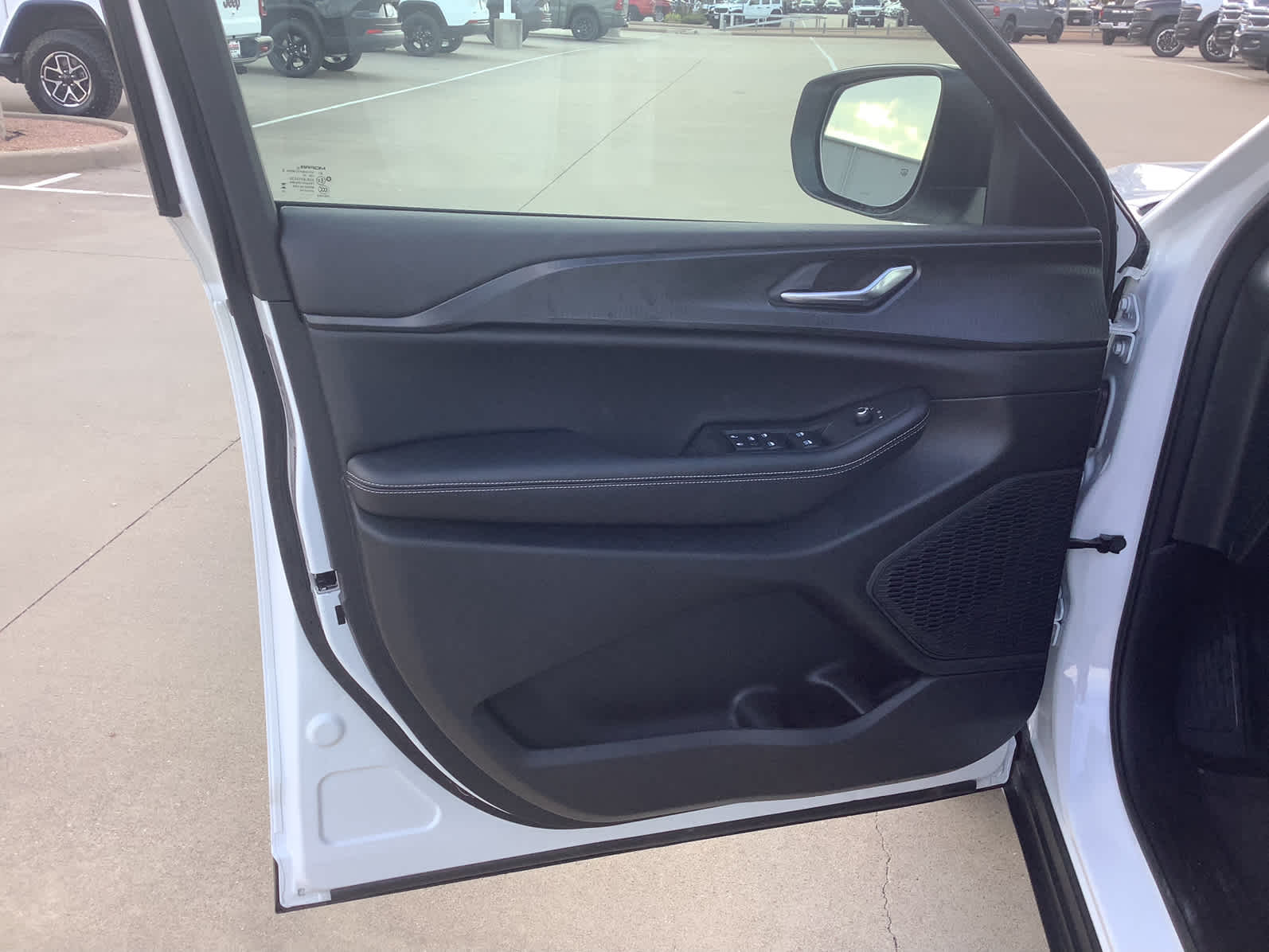 New Car 2025 Jeep Grand Cherokee L  Laredo For Sale Under $40,000 In Waco, Texas