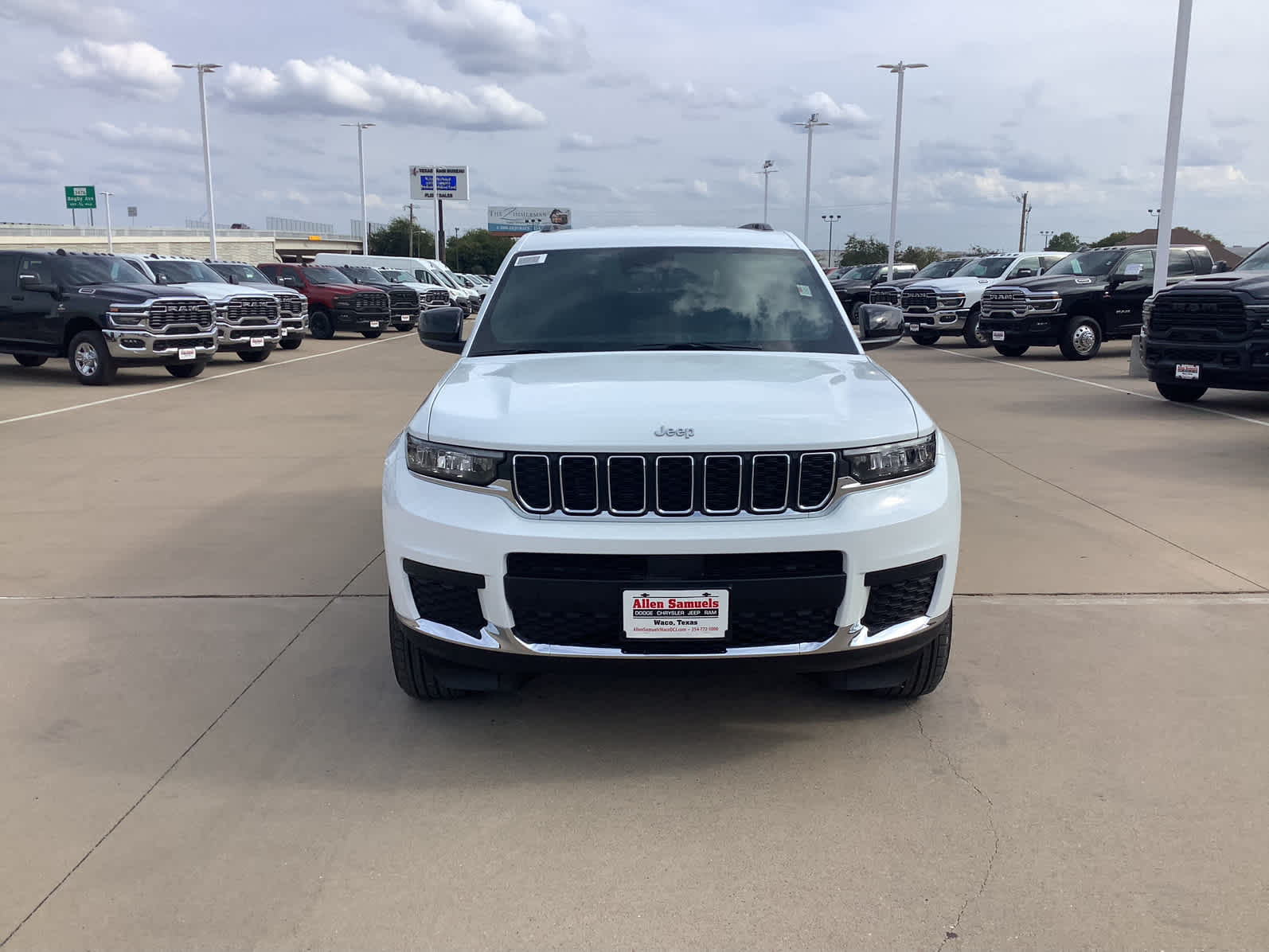 New Car 2025 Jeep Grand Cherokee L  Laredo For Sale Under $50,000 In Waco, Texas