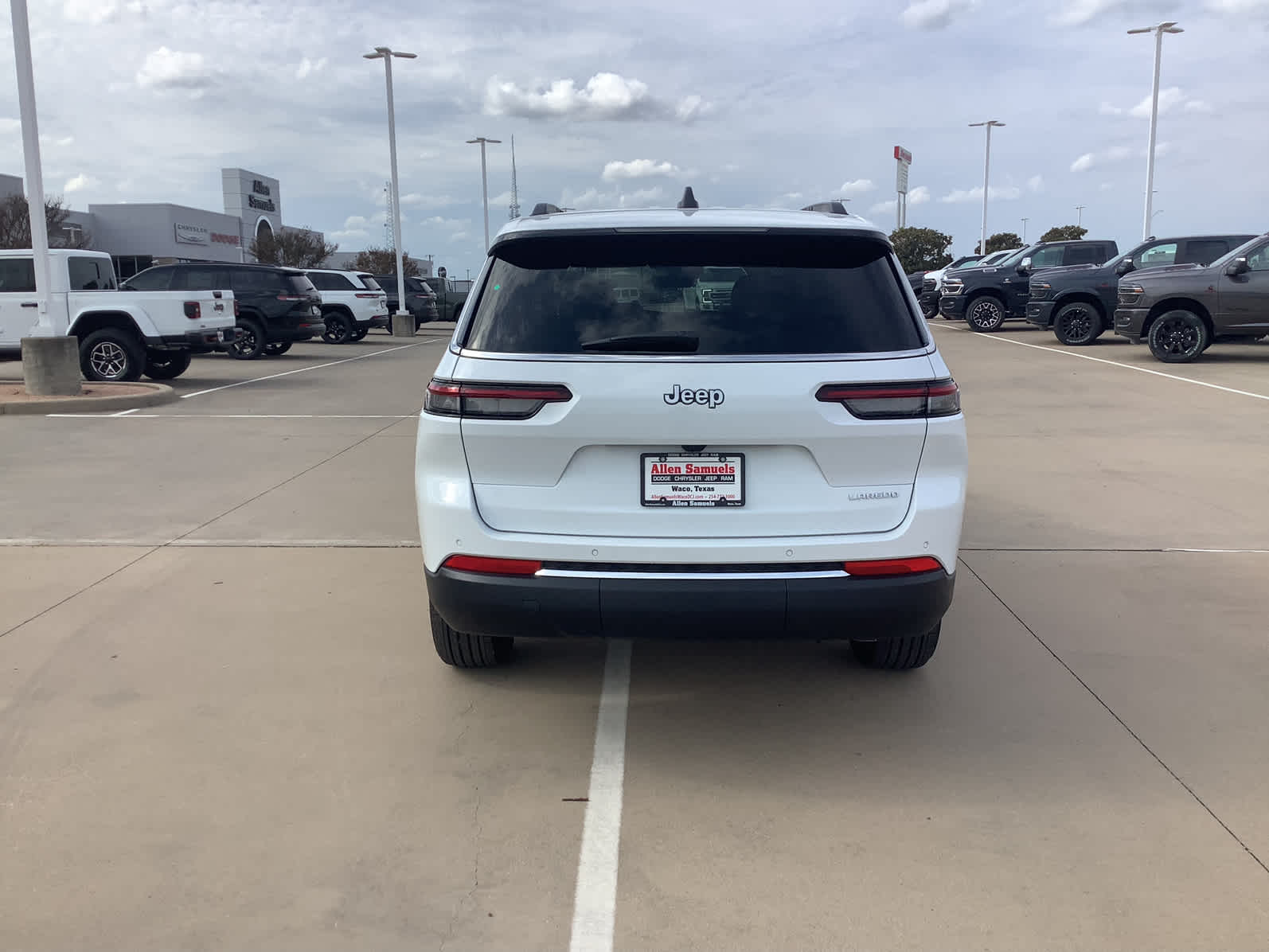 New Car 2025 Jeep Grand Cherokee L  Laredo For Sale Under $50,000 In Waco, Texas