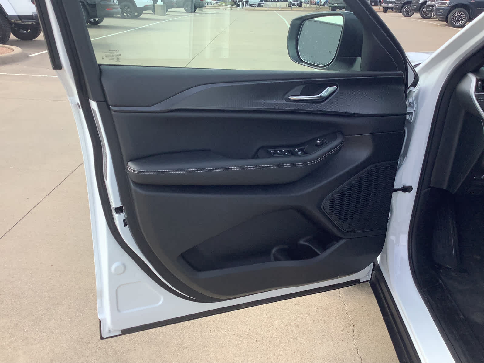 New Car 2025 Jeep Grand Cherokee L  Laredo For Sale Under $50,000 In Waco, Texas