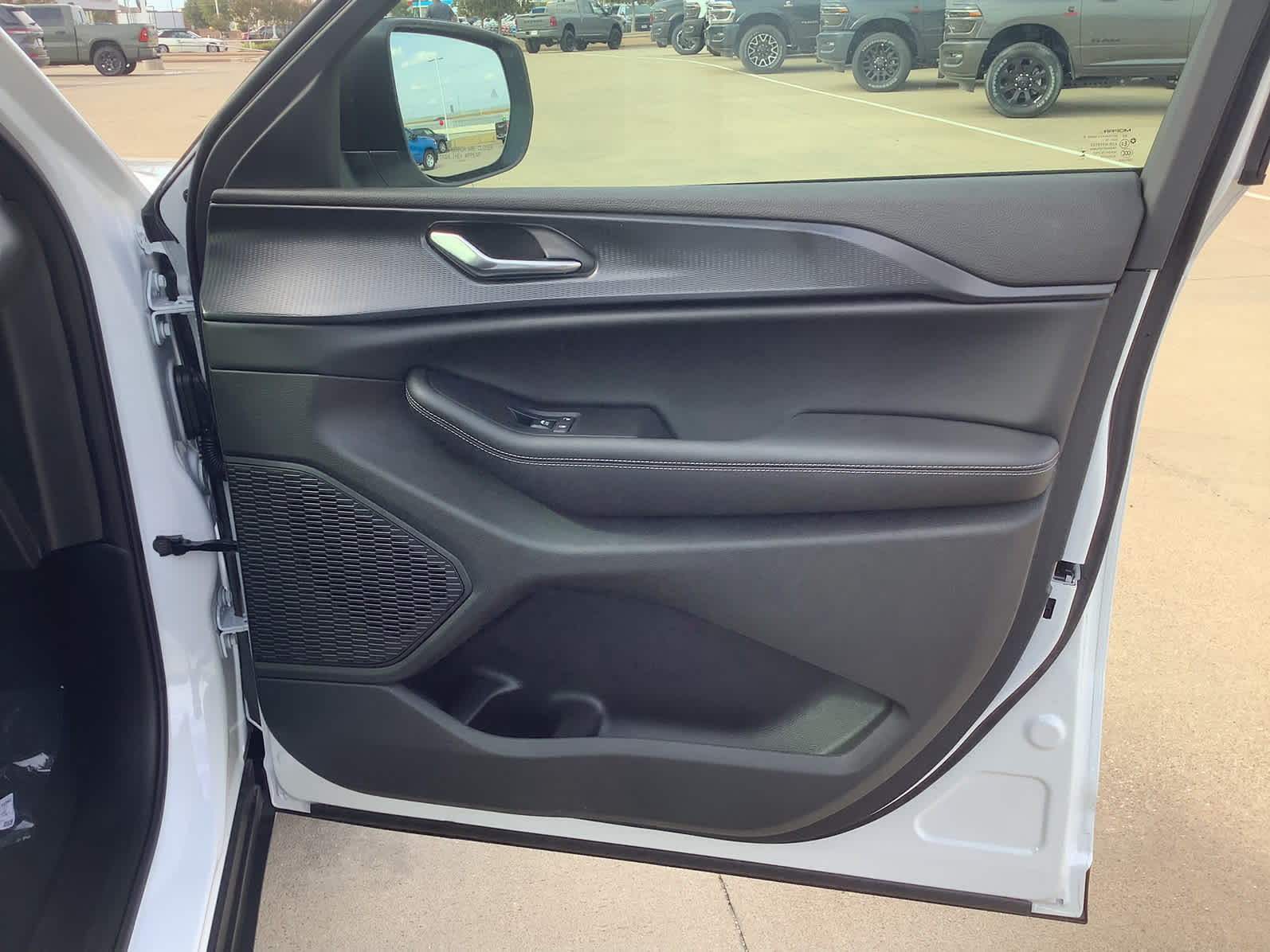 New Car 2025 Jeep Grand Cherokee L  Laredo For Sale Under $50,000 In Waco, Texas