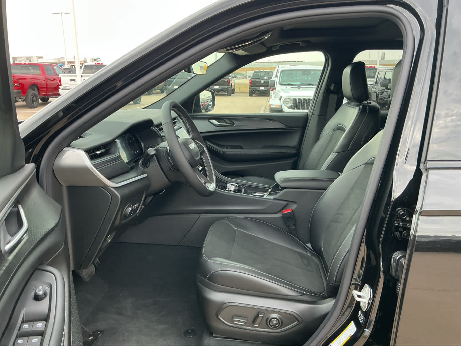 New Car 2025 Jeep Grand Cherokee L  For Sale Under $50,000 In Waco, Texas