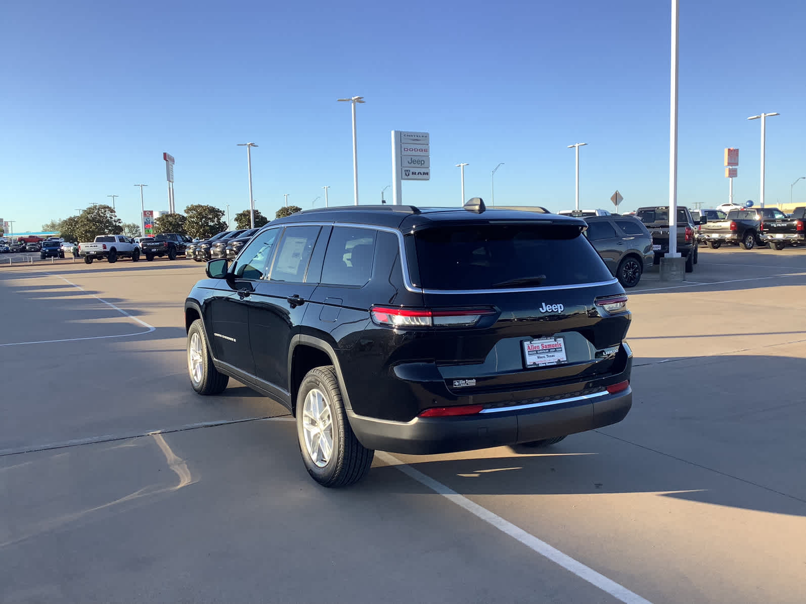 New Car 2025 Jeep Grand Cherokee L  Laredo X For Sale Under $50,000 In Waco, Texas